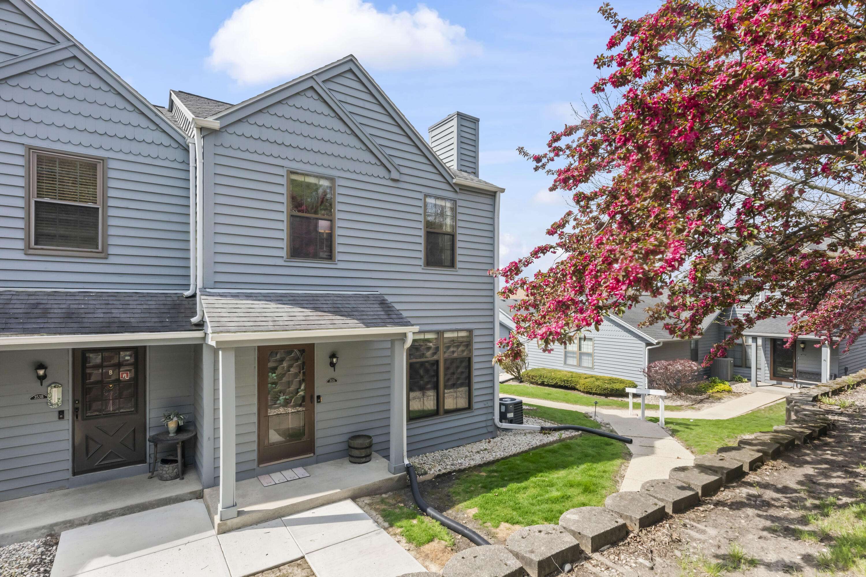Pewaukee, WI 53072,353 Lexington Ct Unit A