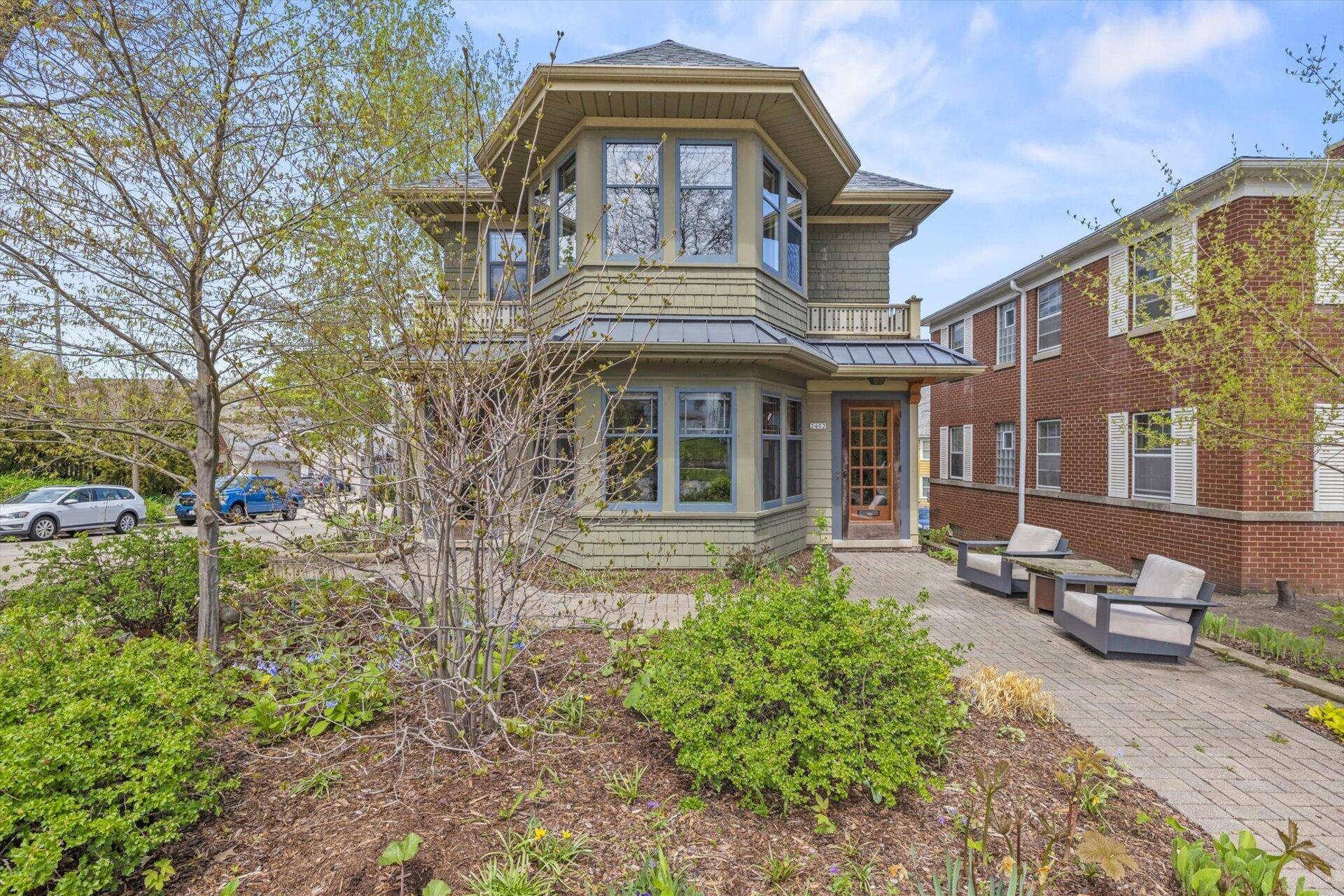 Milwaukee, WI 53207,2400 E Oklahoma Ave Unit 2402
