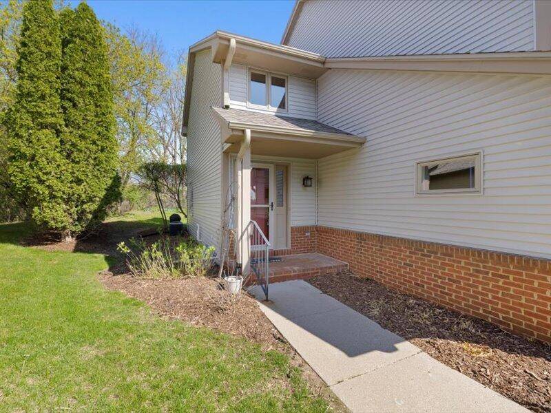 Oconomowoc, WI 53066,521 Frederick Ct