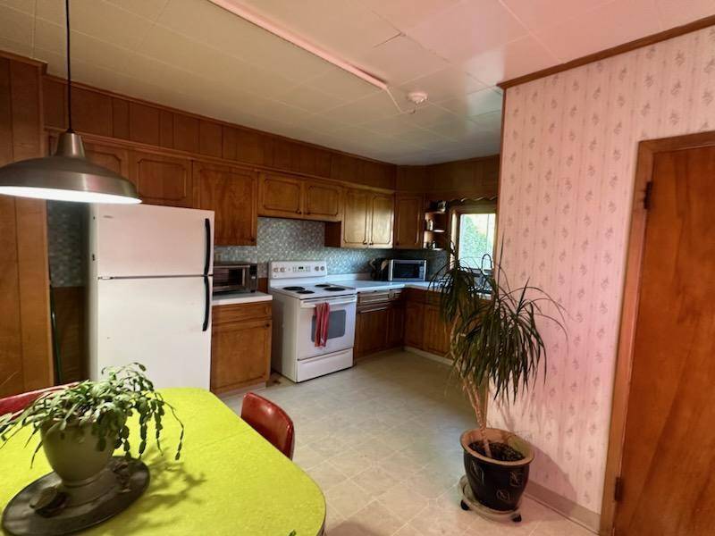 Appleton, WI 54911,611 E Pacific St