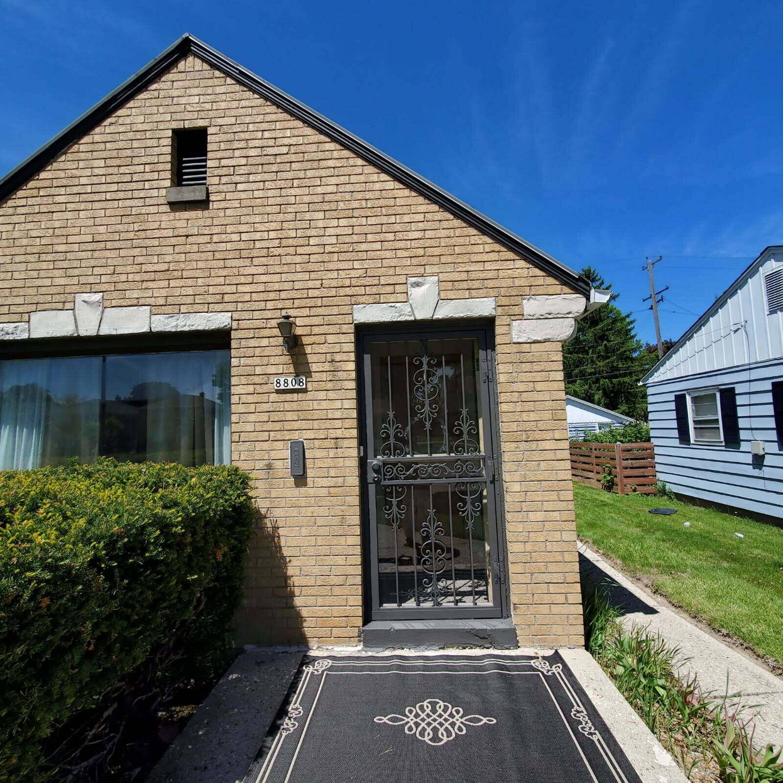 Milwaukee, WI 53222,8808 W Burleigh St