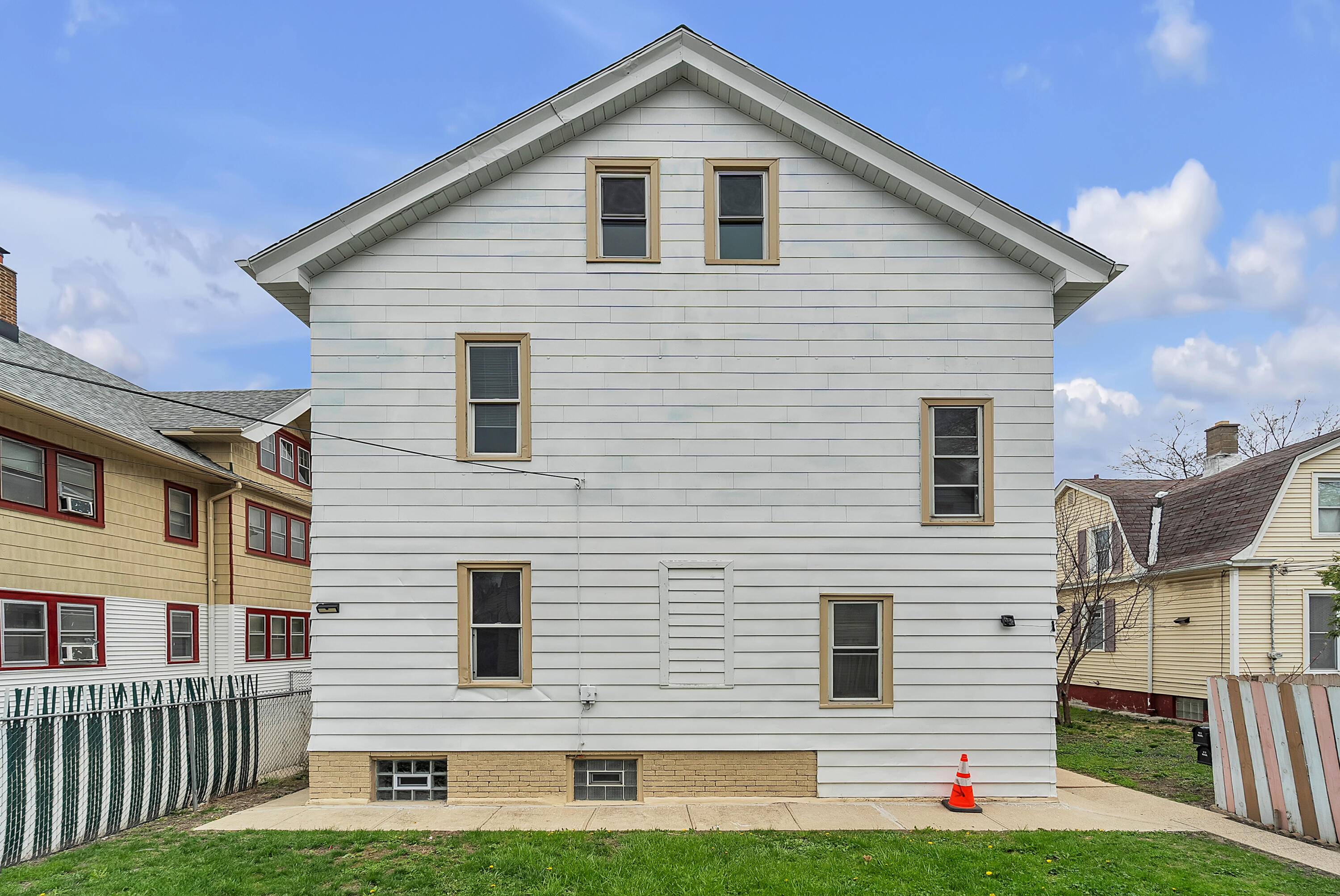 Milwaukee, WI 53204,1221 S 24th St Unit 1223