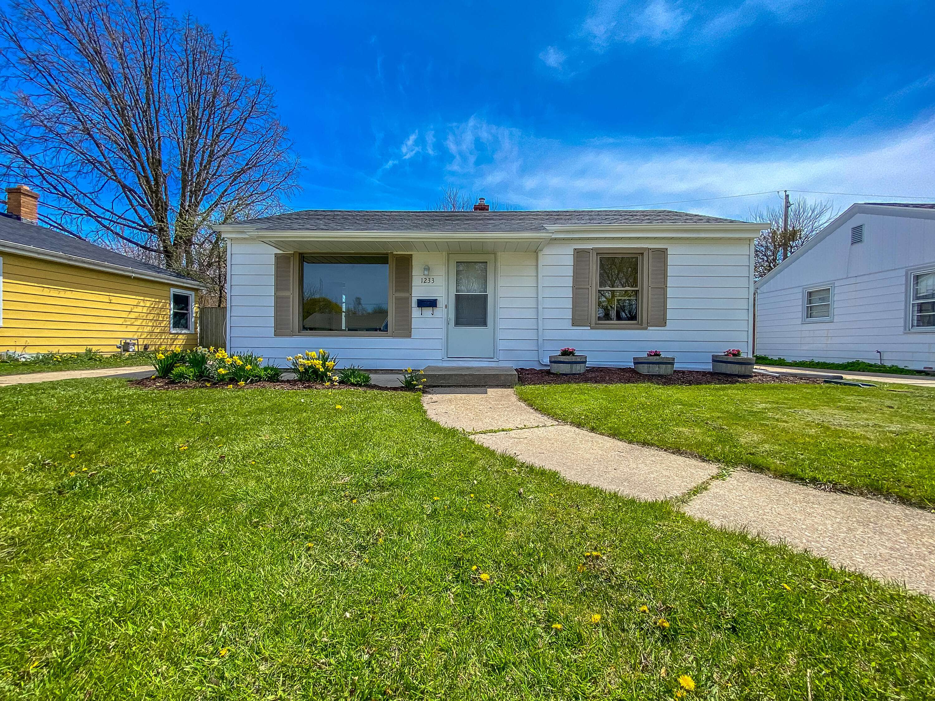 Racine, WI 53402,1233 Florence Ave