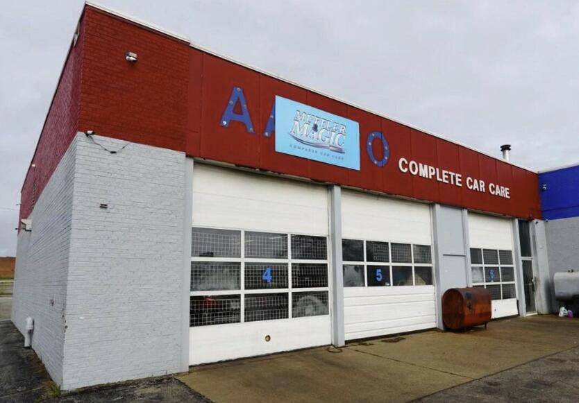 Milwaukee, WI 53223,9055 N 76th St