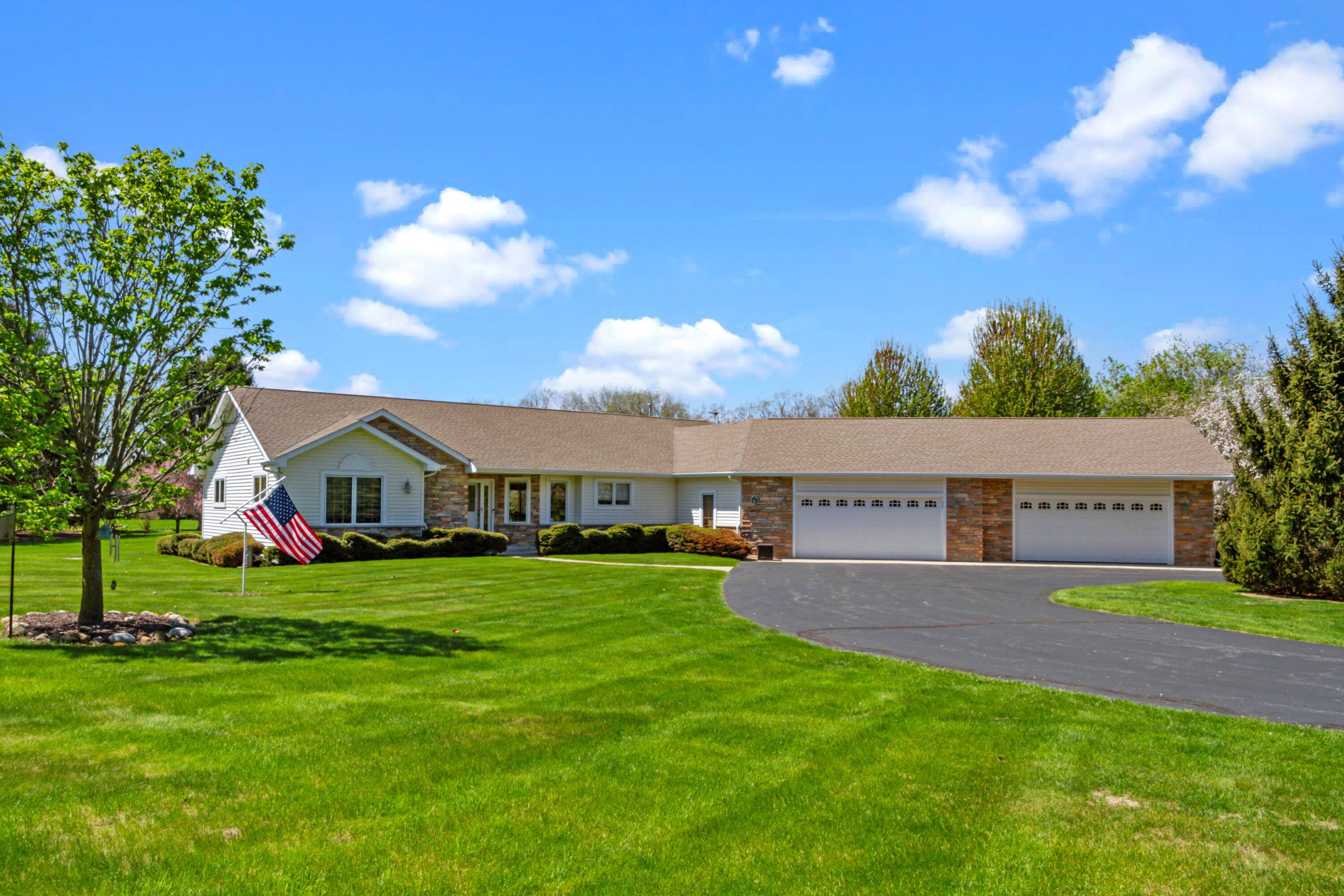 La Grange, WI 53121,N8117 Rose Ter