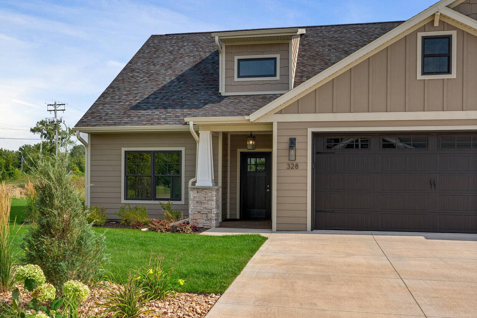 La Crosse, WI 54601,328 River Pt