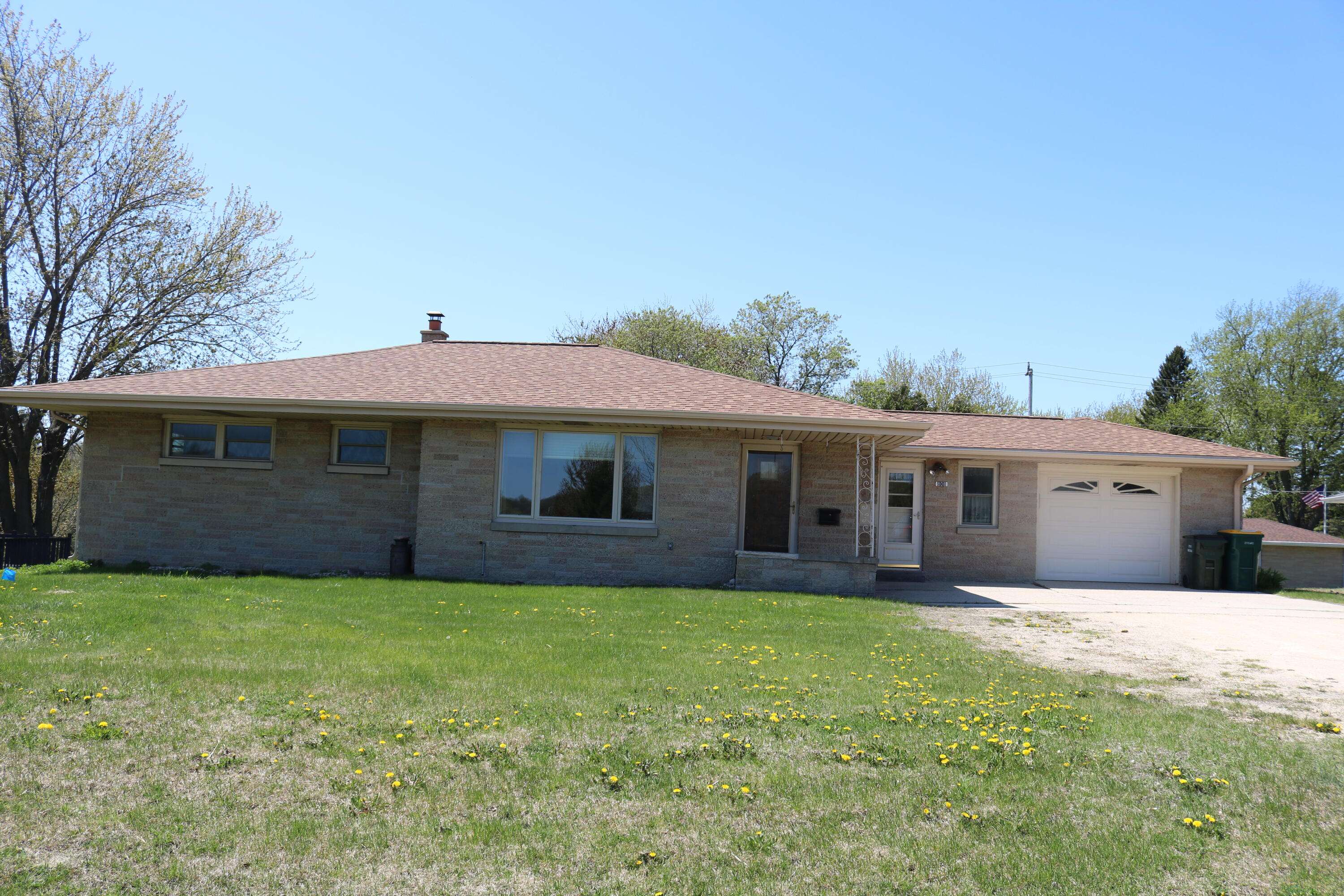 West Bend, WI 53095,808 S 18th Ave