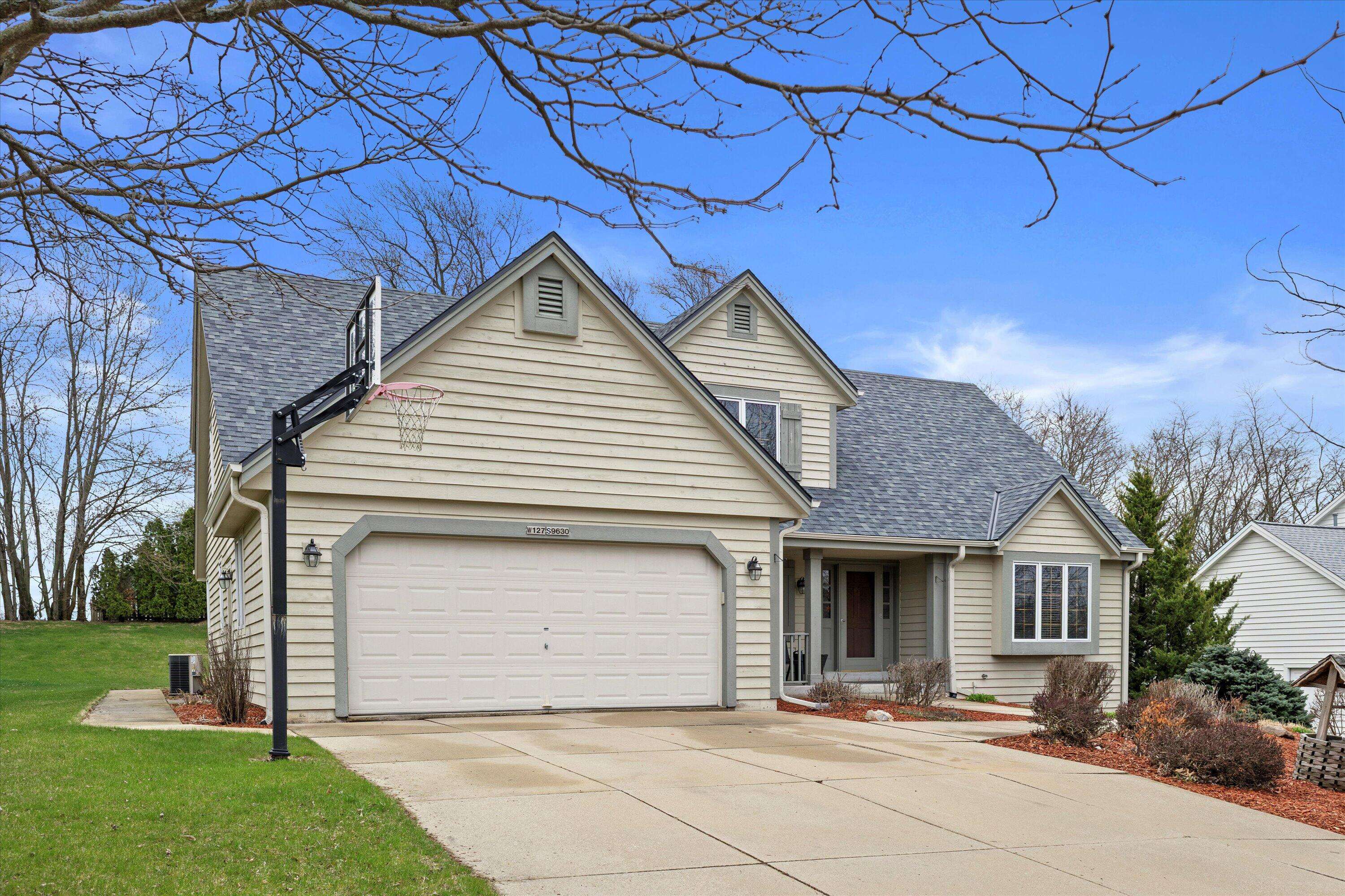 Muskego, WI 53150,W127S9630 Scott Krause Dr