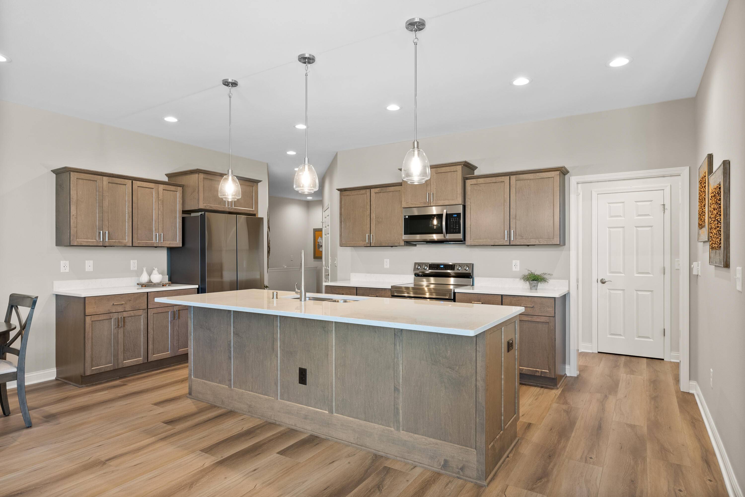 Waukesha, WI 53189,414 Standing Stone Dr Unit 8-16