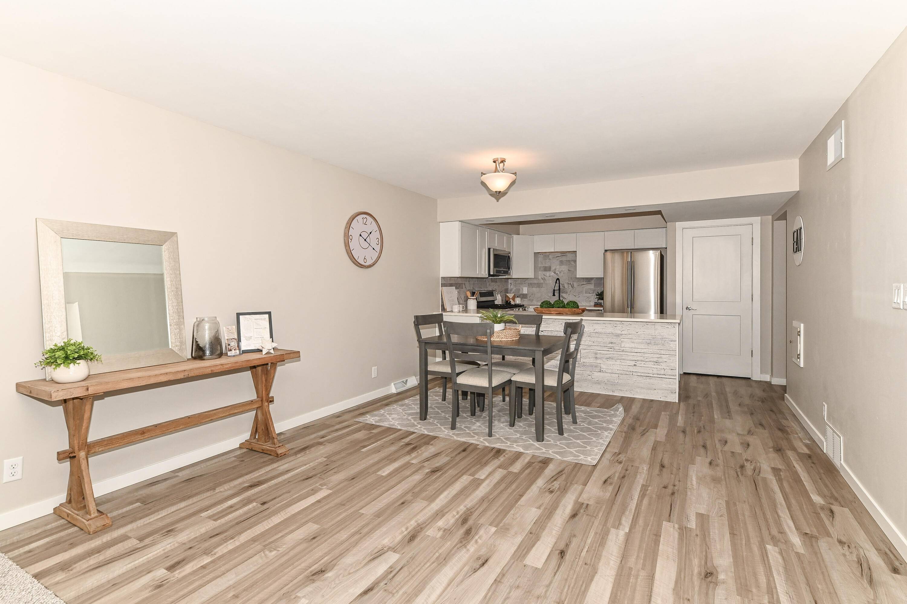 Greenfield, WI 53221,5232 Woodbridge Ln S