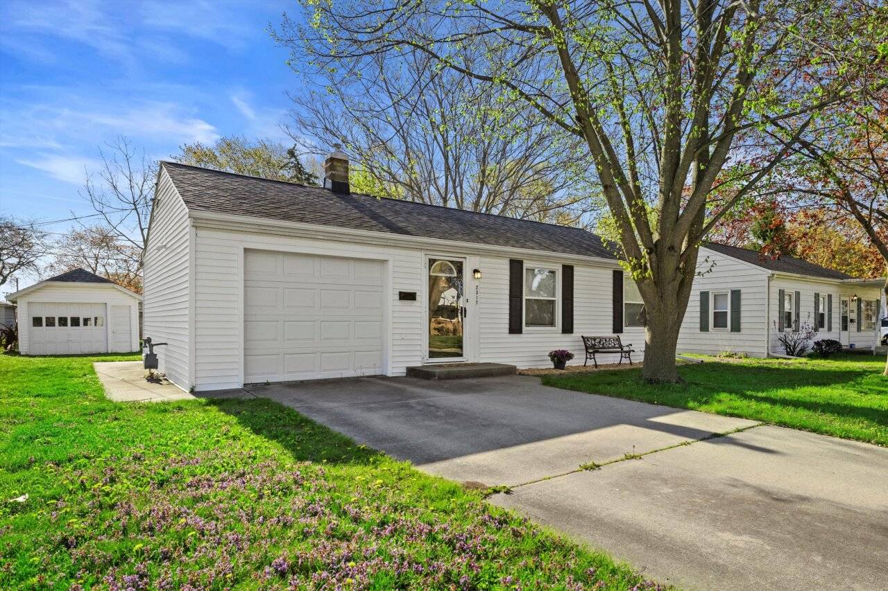 Racine, WI 53405,2317 Monroe Ave
