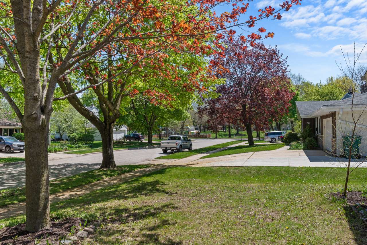 Cedarburg, WI 53012,W63N985 Holly Ln