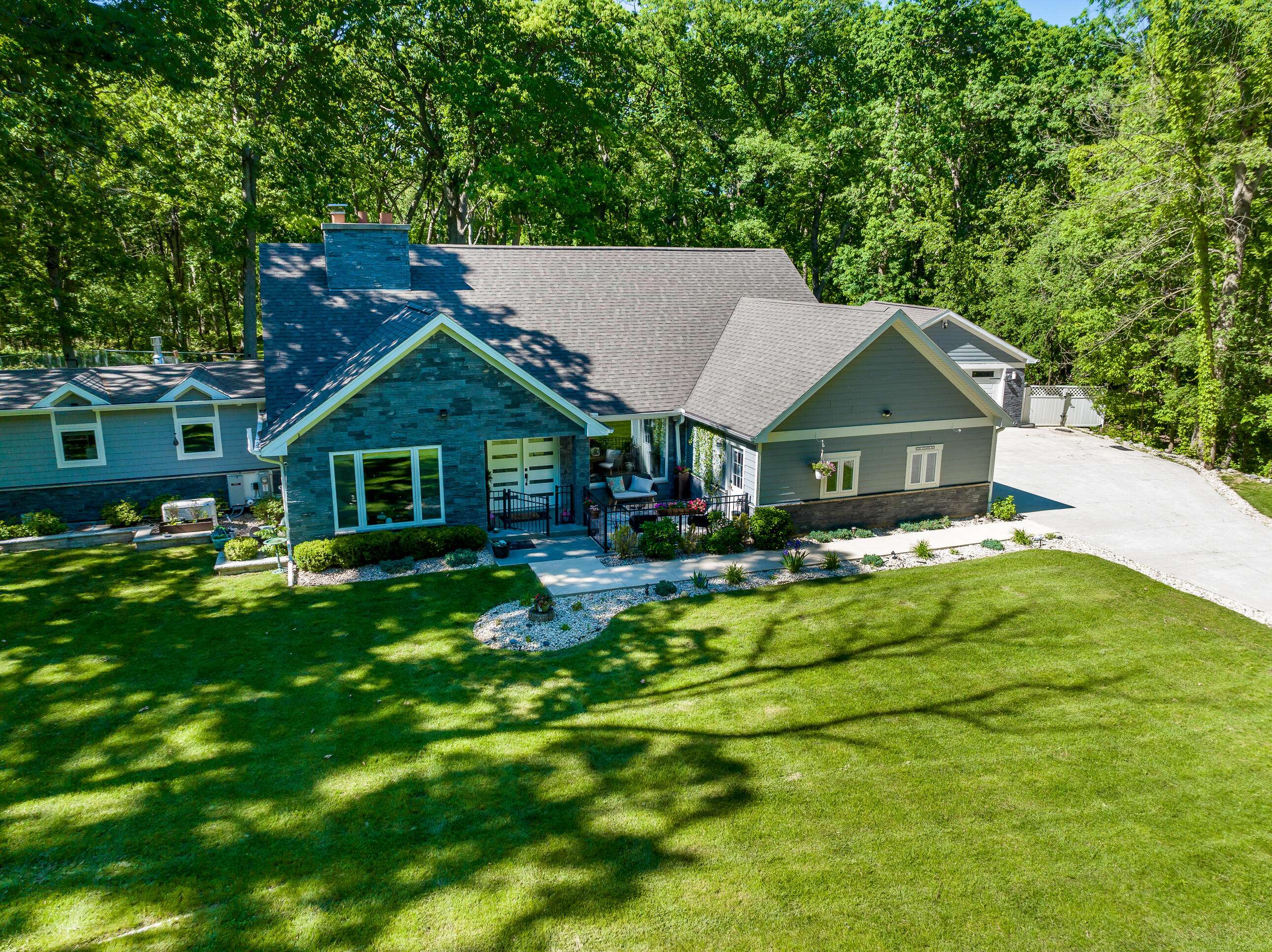 Fontana, WI 53125,288 Stearns Rd