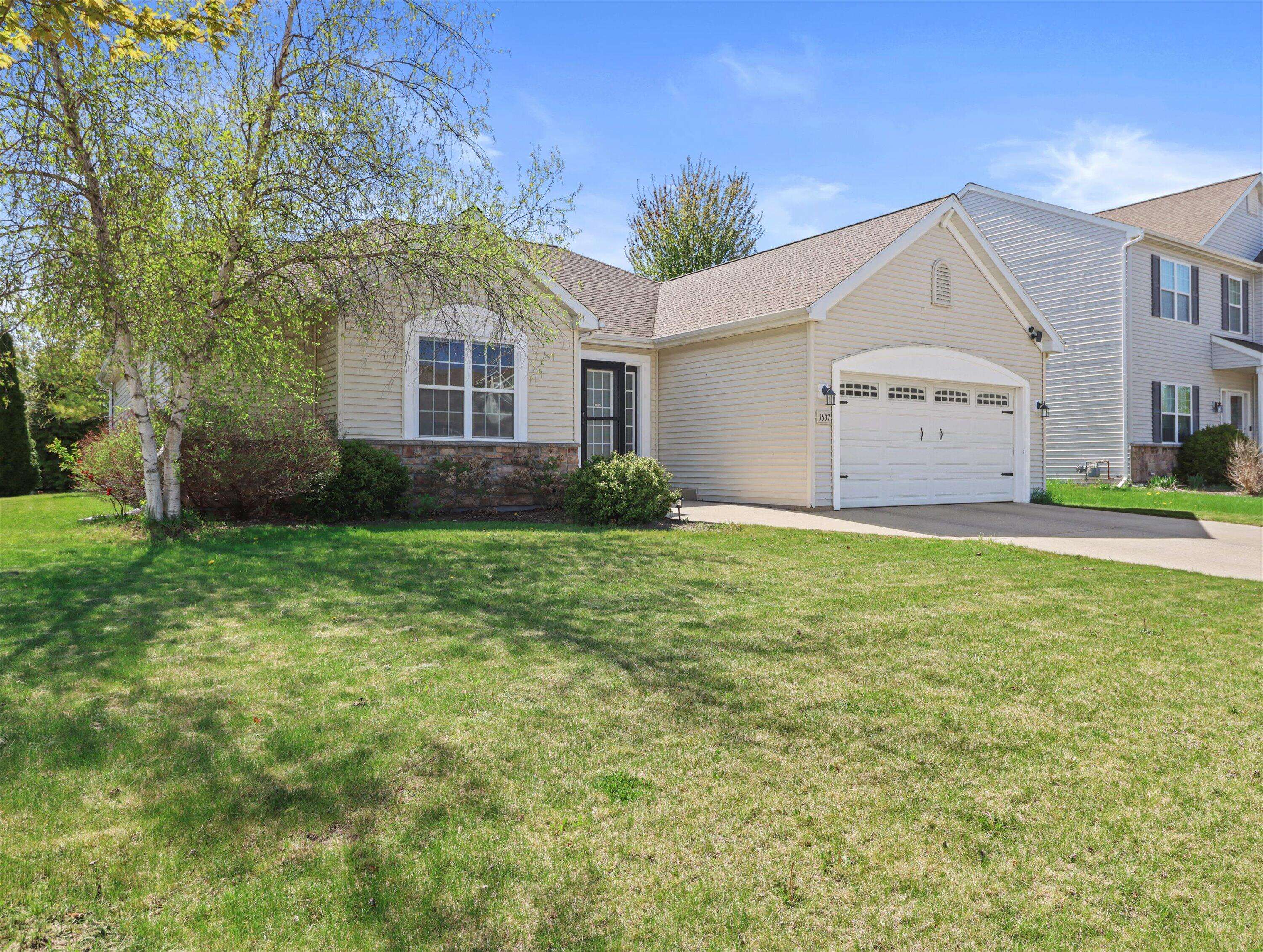 West Bend, WI 53095,1537 Whitewater Dr