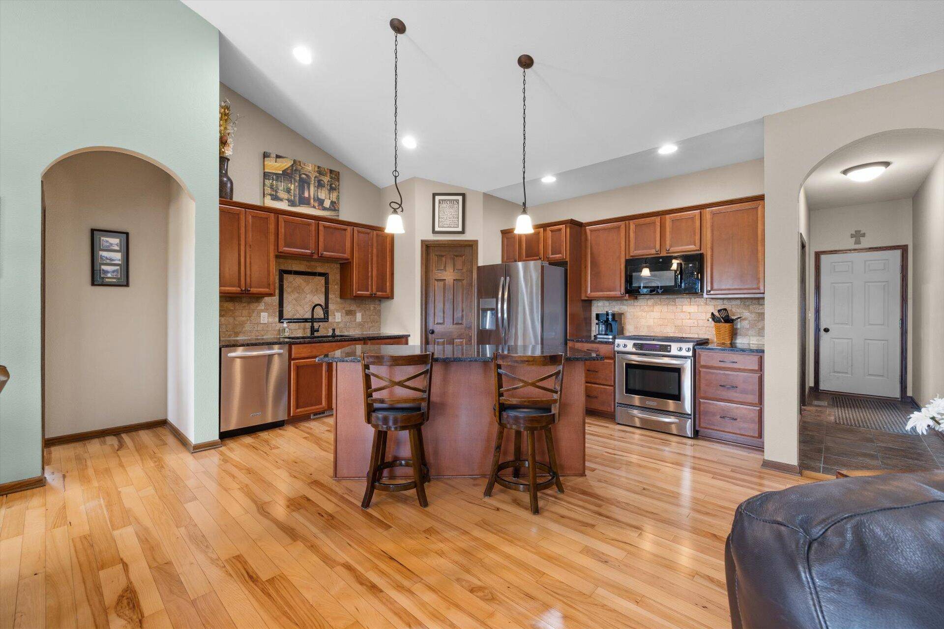 Oak Creek, WI 53154,1035 E Peach Tree Ln