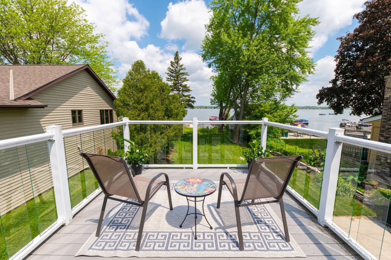 Pewaukee, WI 53072,N27W27260 Woodland Dr