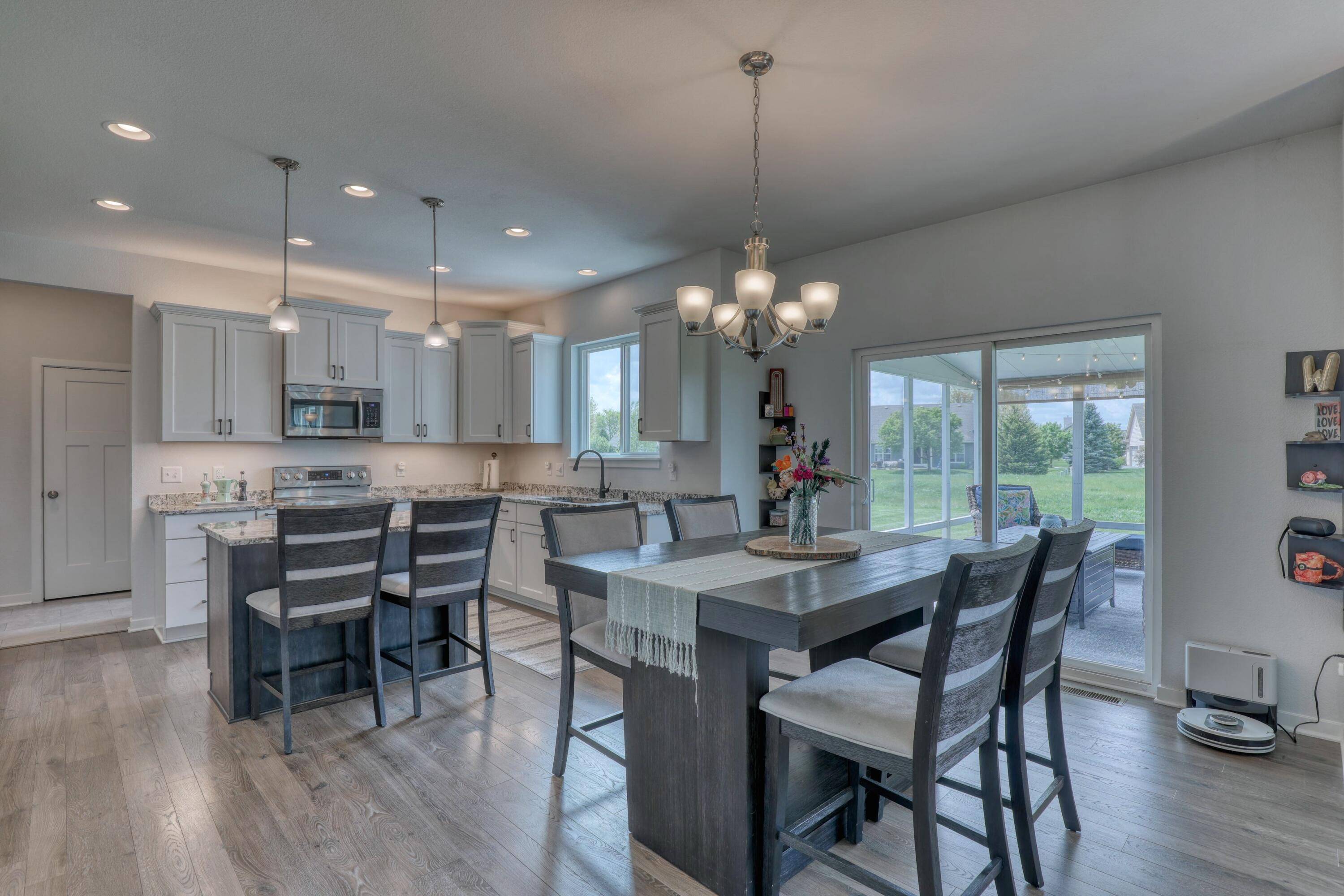 Summit, WI 53066,2863 Kegonsa Dr
