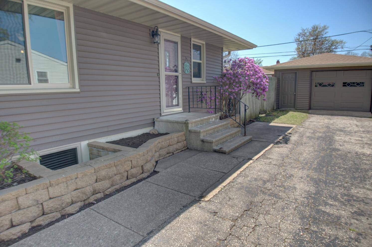 Campbell, WI 54603,2531 2nd Ave E