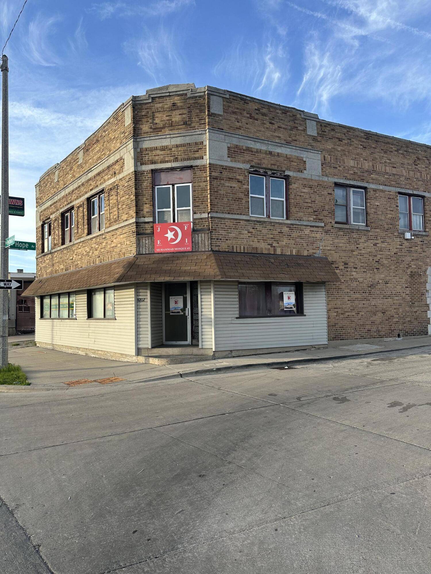 Milwaukee, WI 53209,4202 N Teutonia Ave
