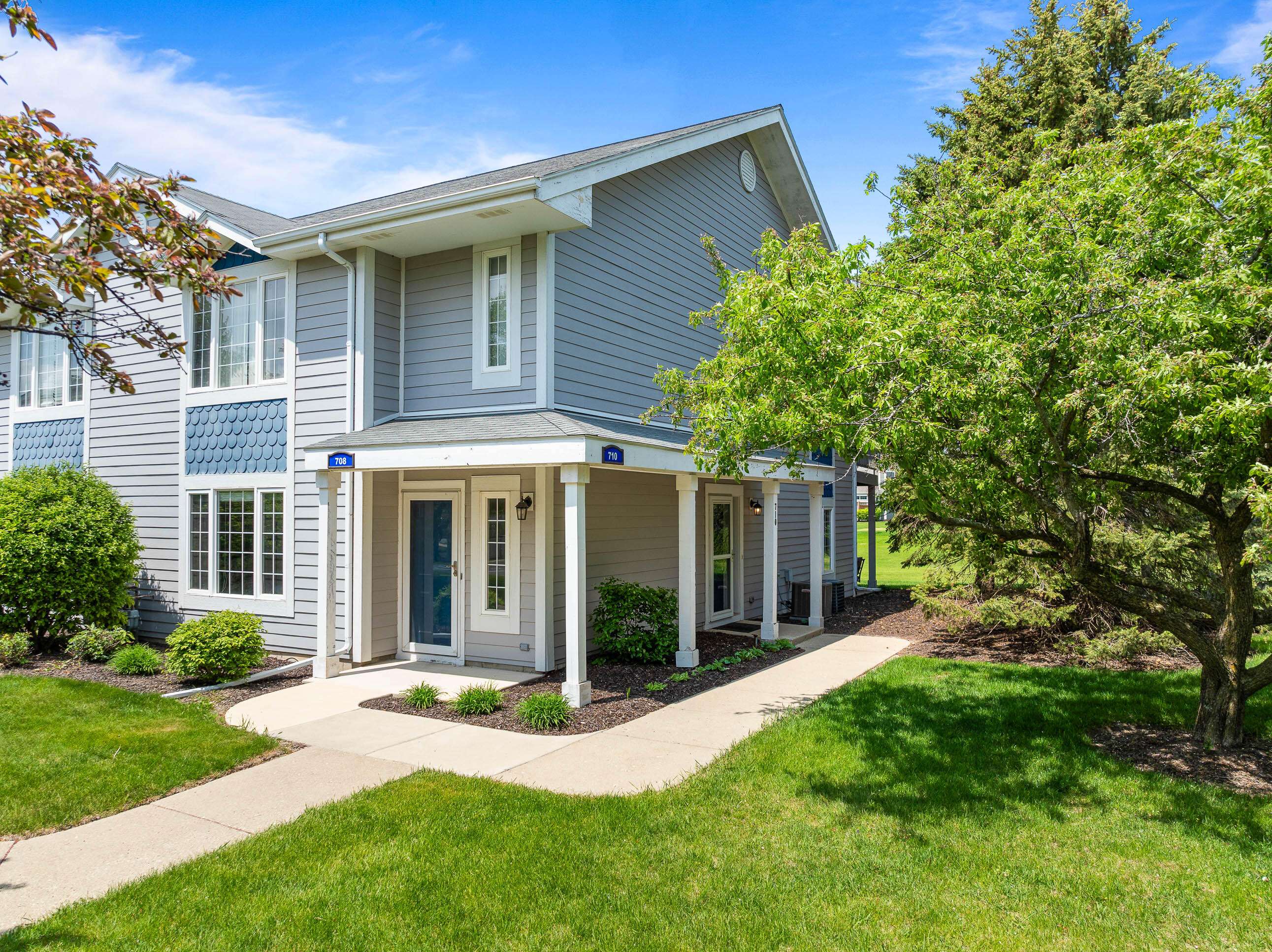 Geneva, WI 53147,710 Geneva National Ave N Unit 6-23