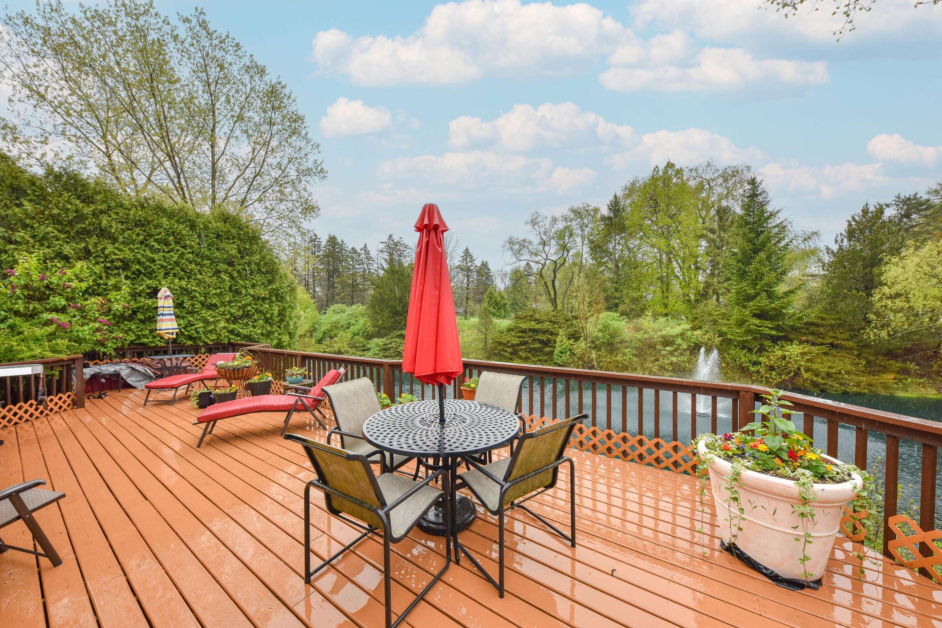 Mequon, WI 53092,1521 W Eastbrook Dr