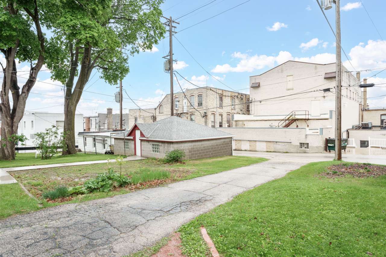 West Bend, WI 53095,215 N 7th Ave