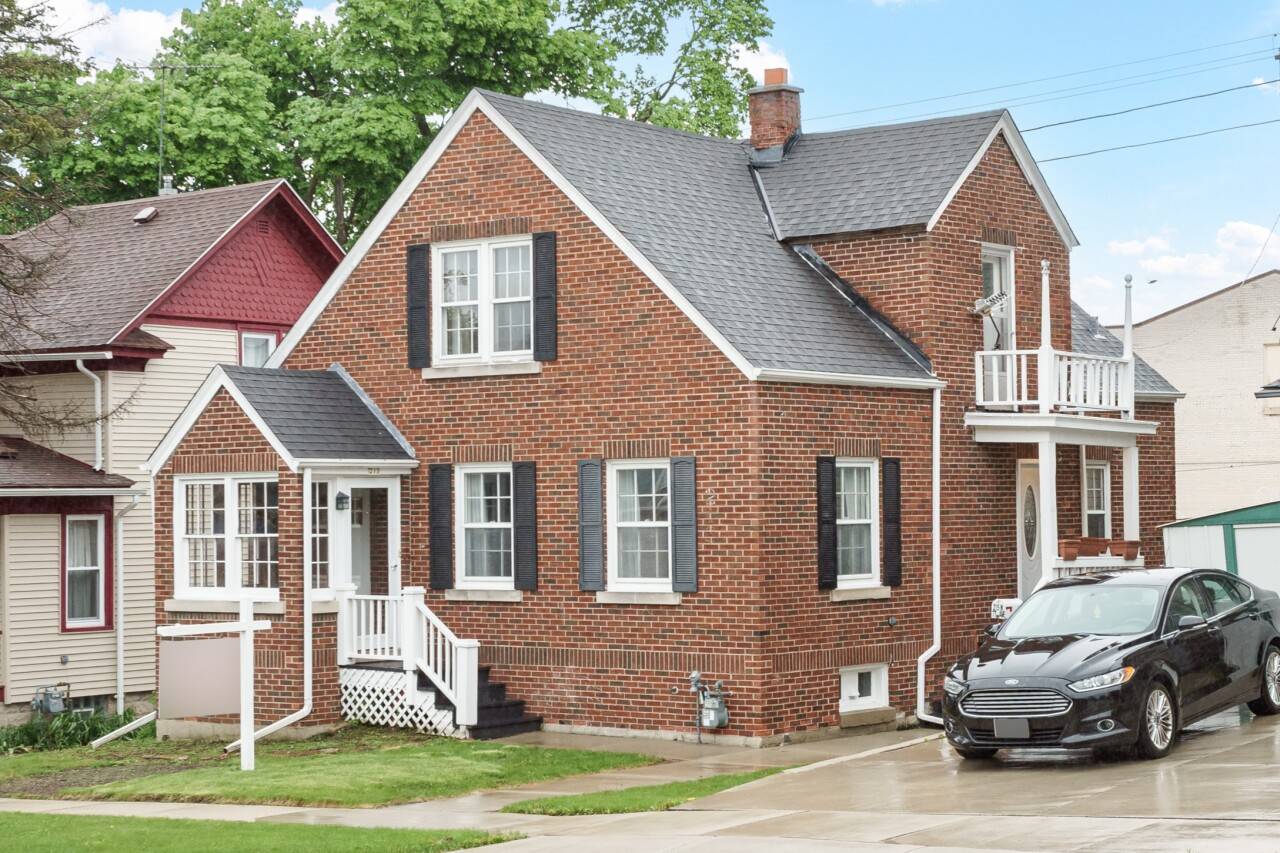West Bend, WI 53095,215 N 7th Ave
