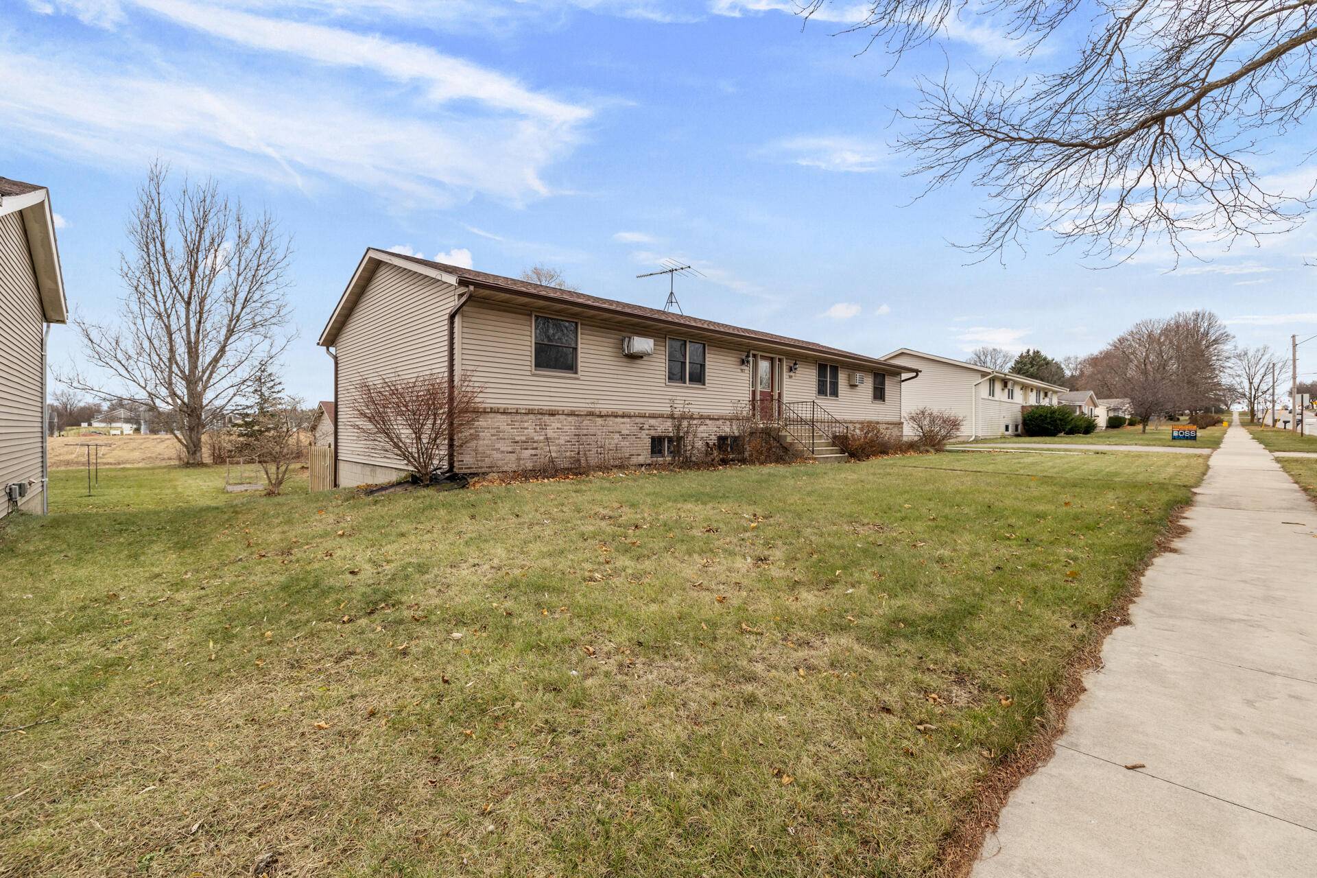 West Bend, WI 53095,167 W Paradise Dr