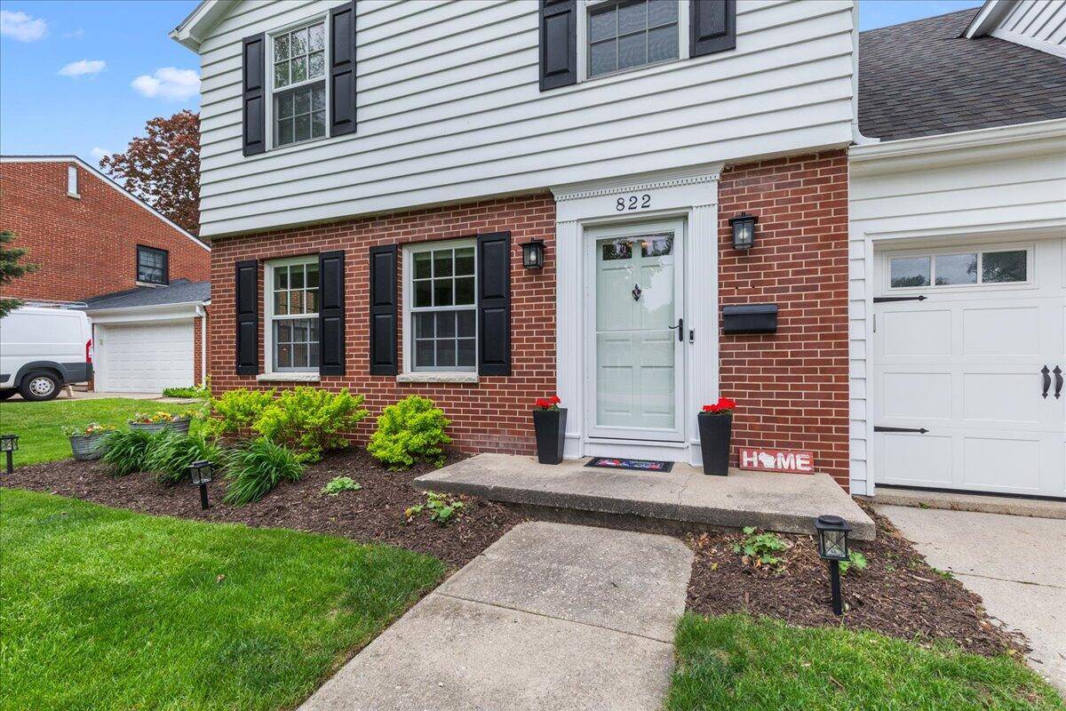 West Bend, WI 53095,822 Highlandview Dr