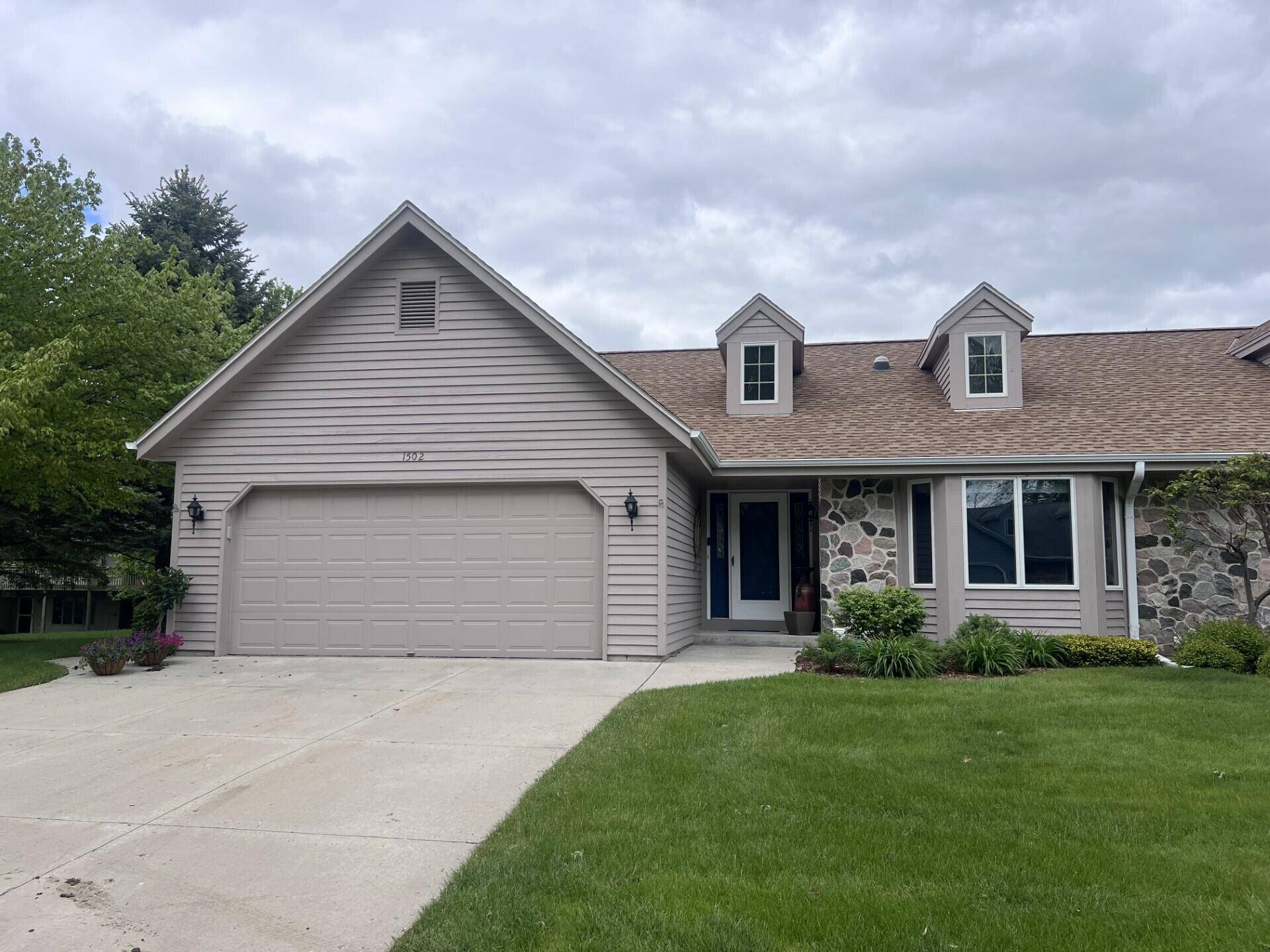 West Bend, WI 53095,1502 Ridgewood Dr Unit D-7