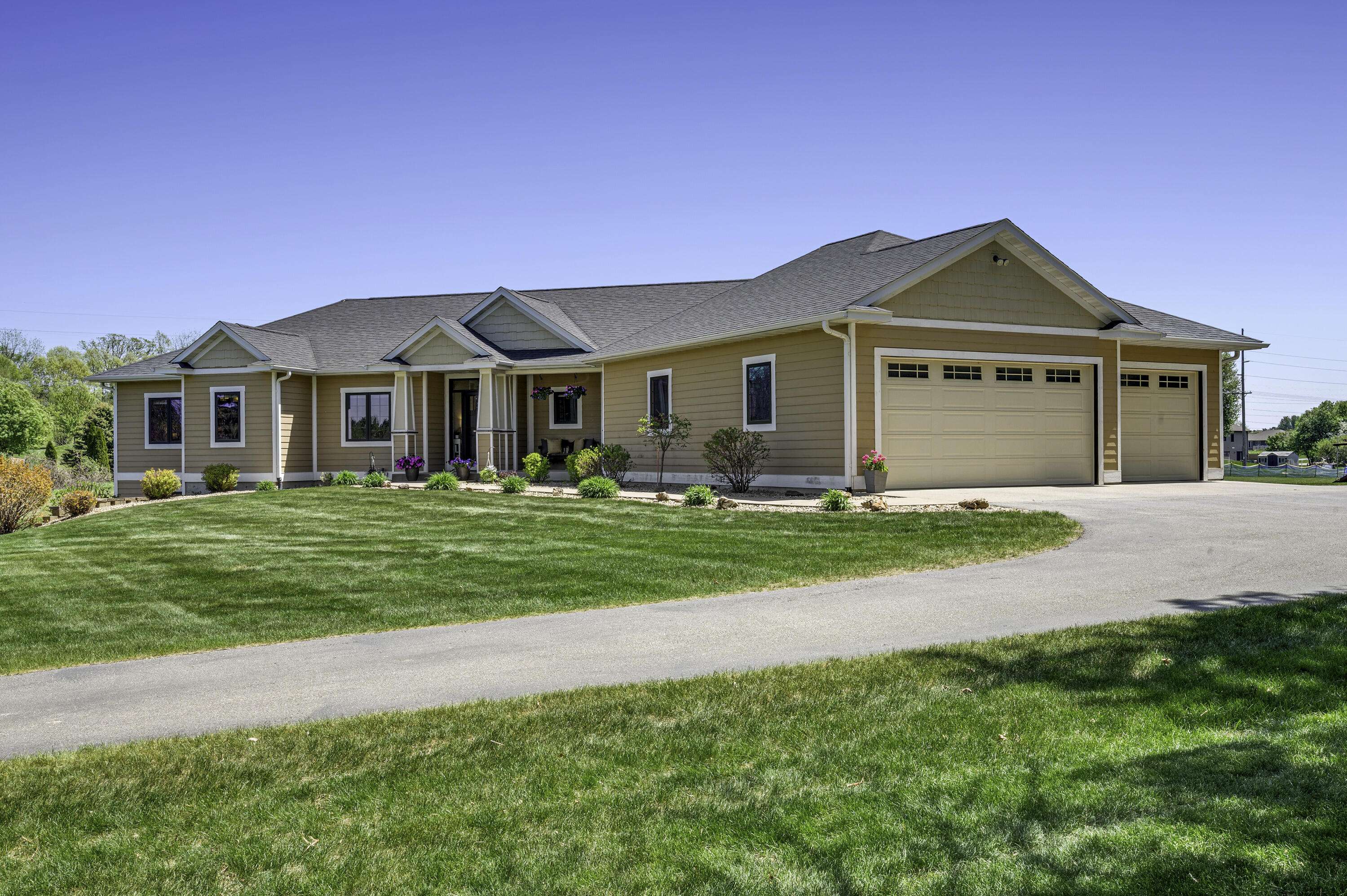 Holland, WI 54636,N7256 Cottonwood Ln