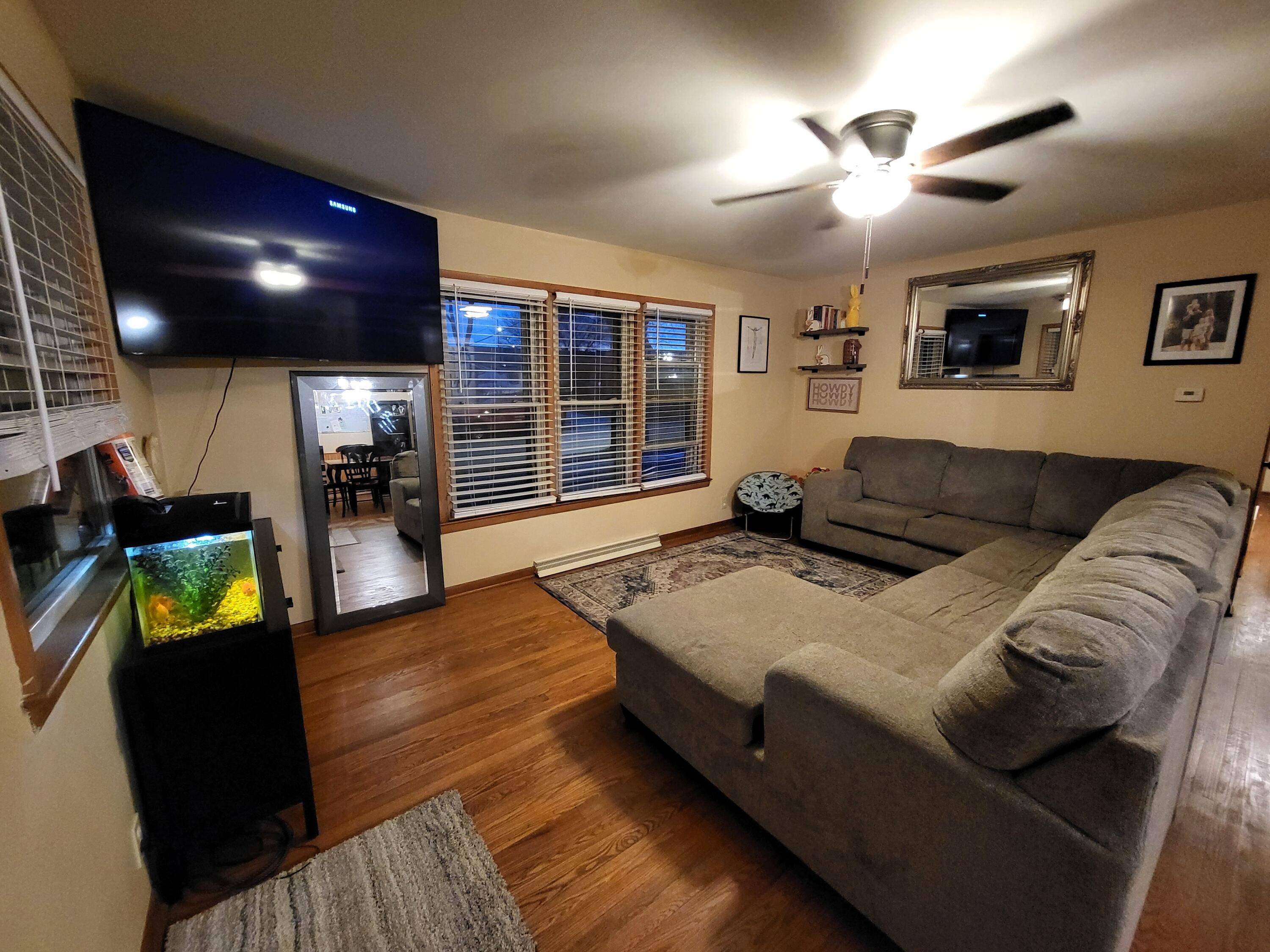 Milwaukee, WI 53221,1422 W Granada St