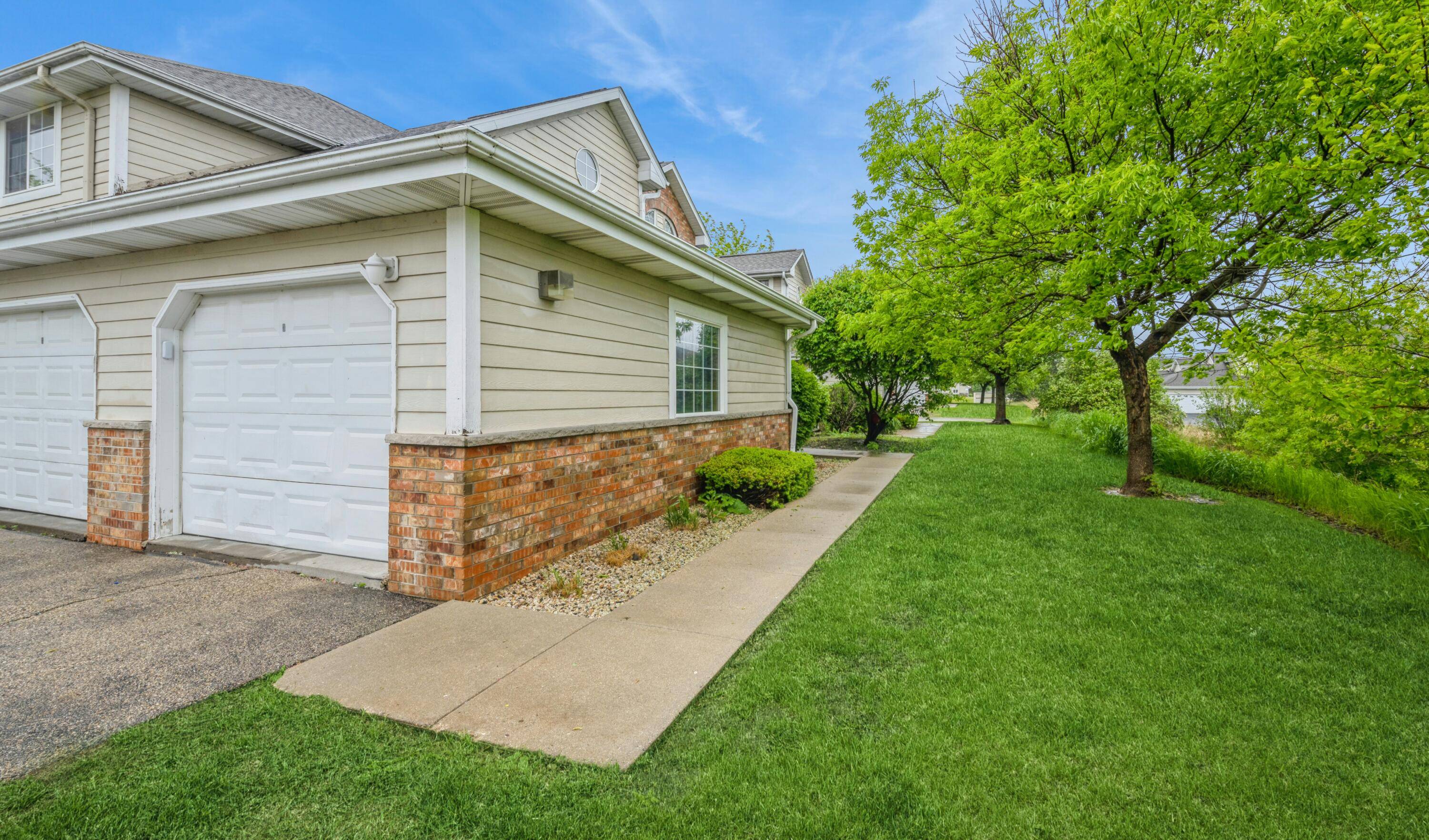 Delavan, WI 53115,517 Lawson School Rd Unit 5