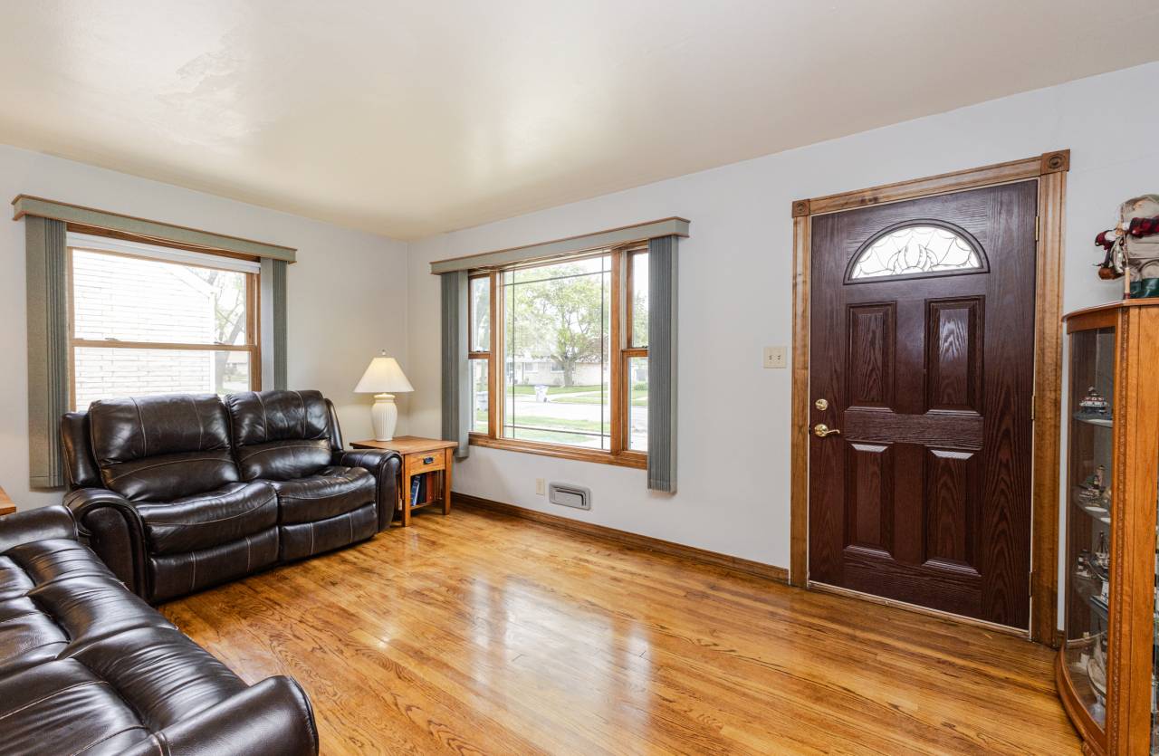 Milwaukee, WI 53207,428 W Allerton Ave