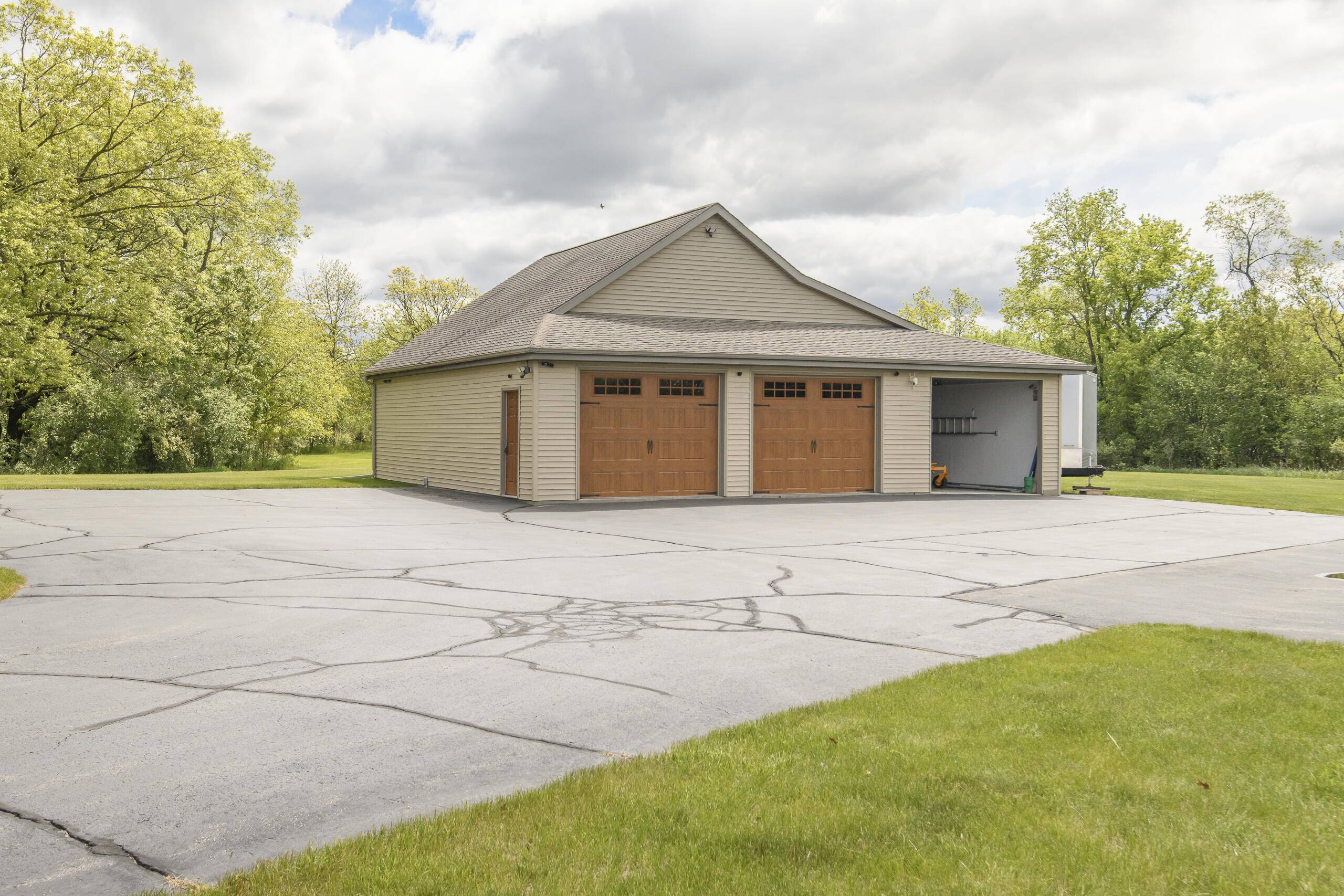 Eagle, WI 53119,W360S9910 Markham Rd