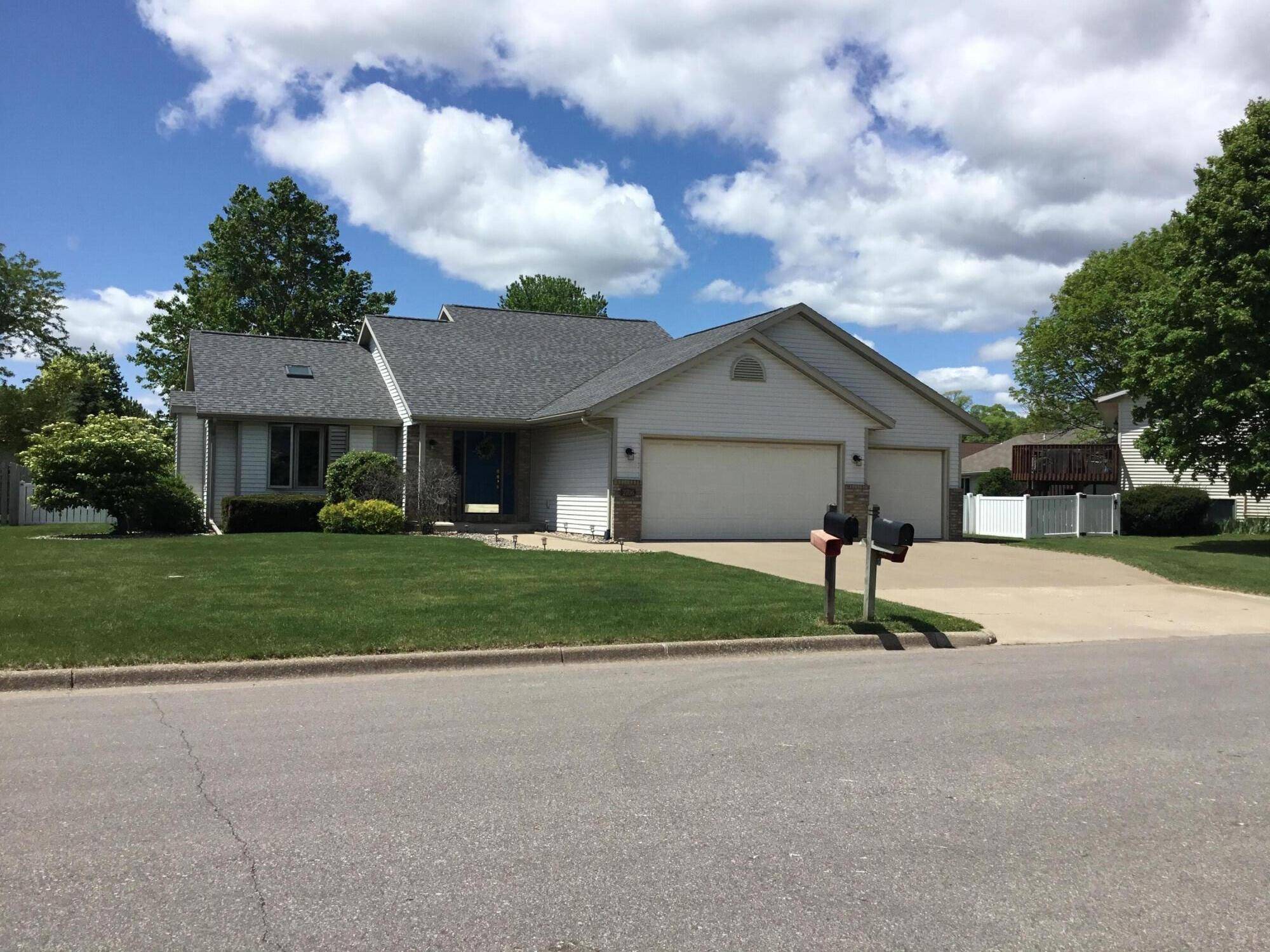 Holmen, WI 54636,2706 PLEASANT Dr S