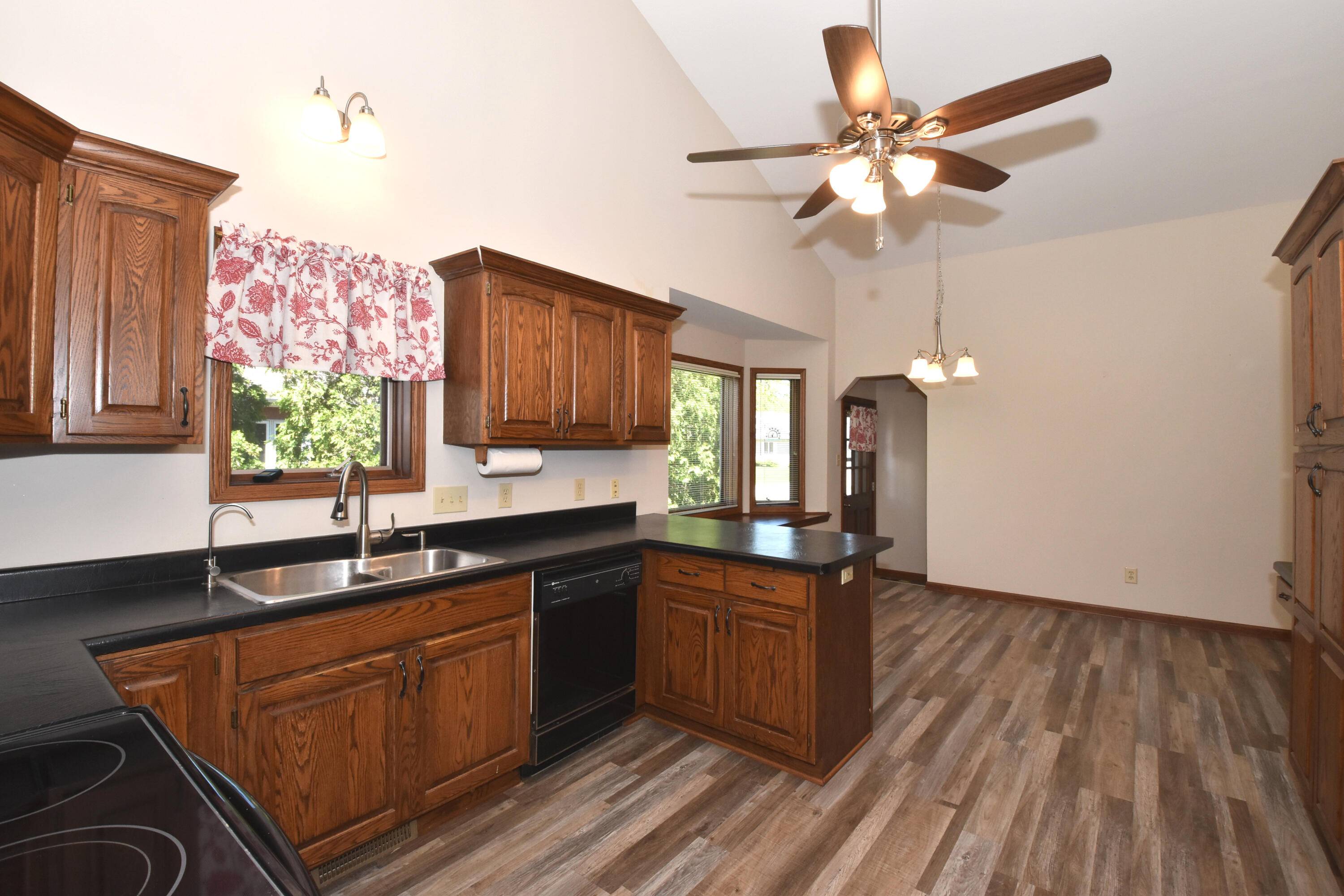 Greenfield, WI 53220,5391 S 45th St