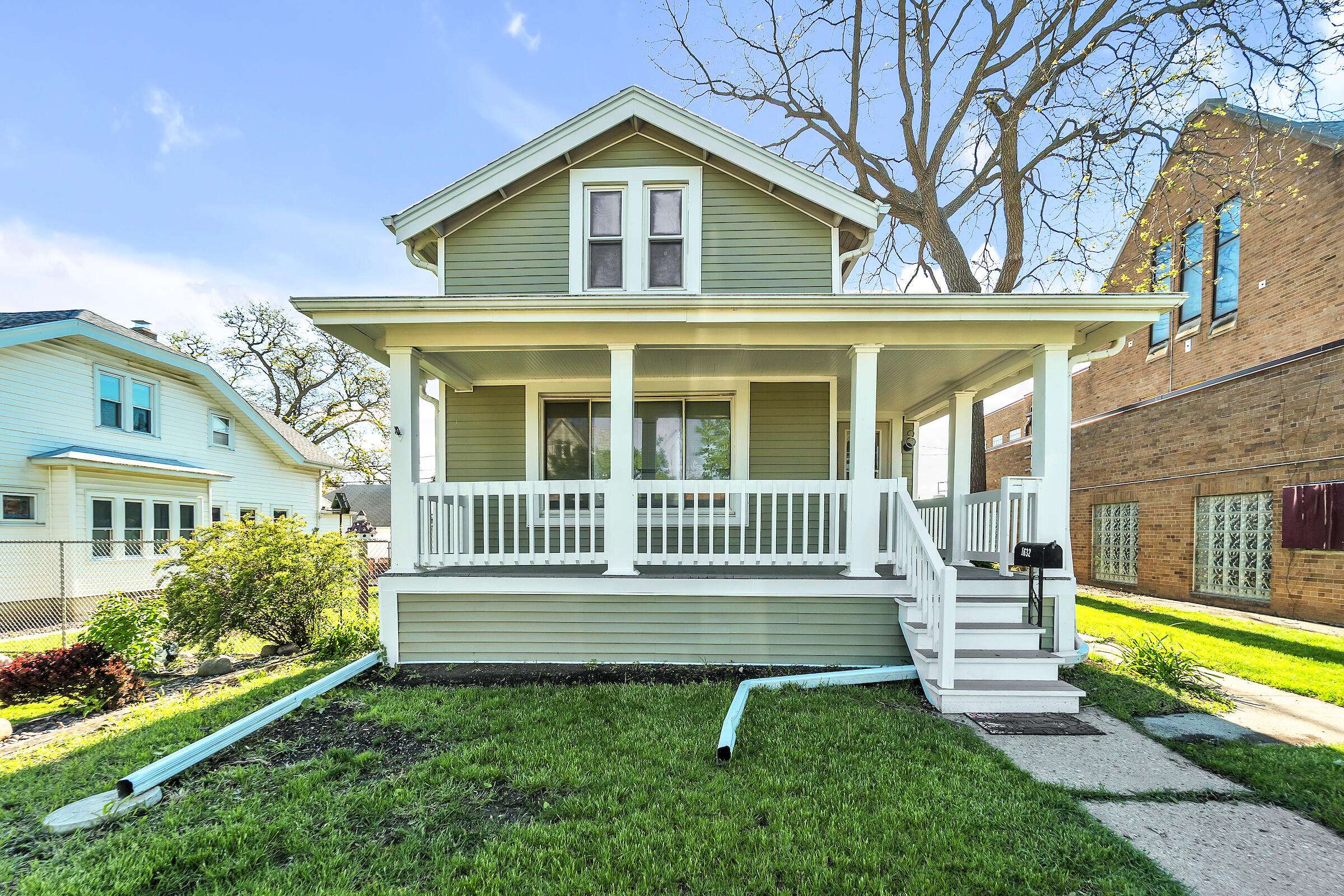 West Allis, WI 53214,1632 S 77th St