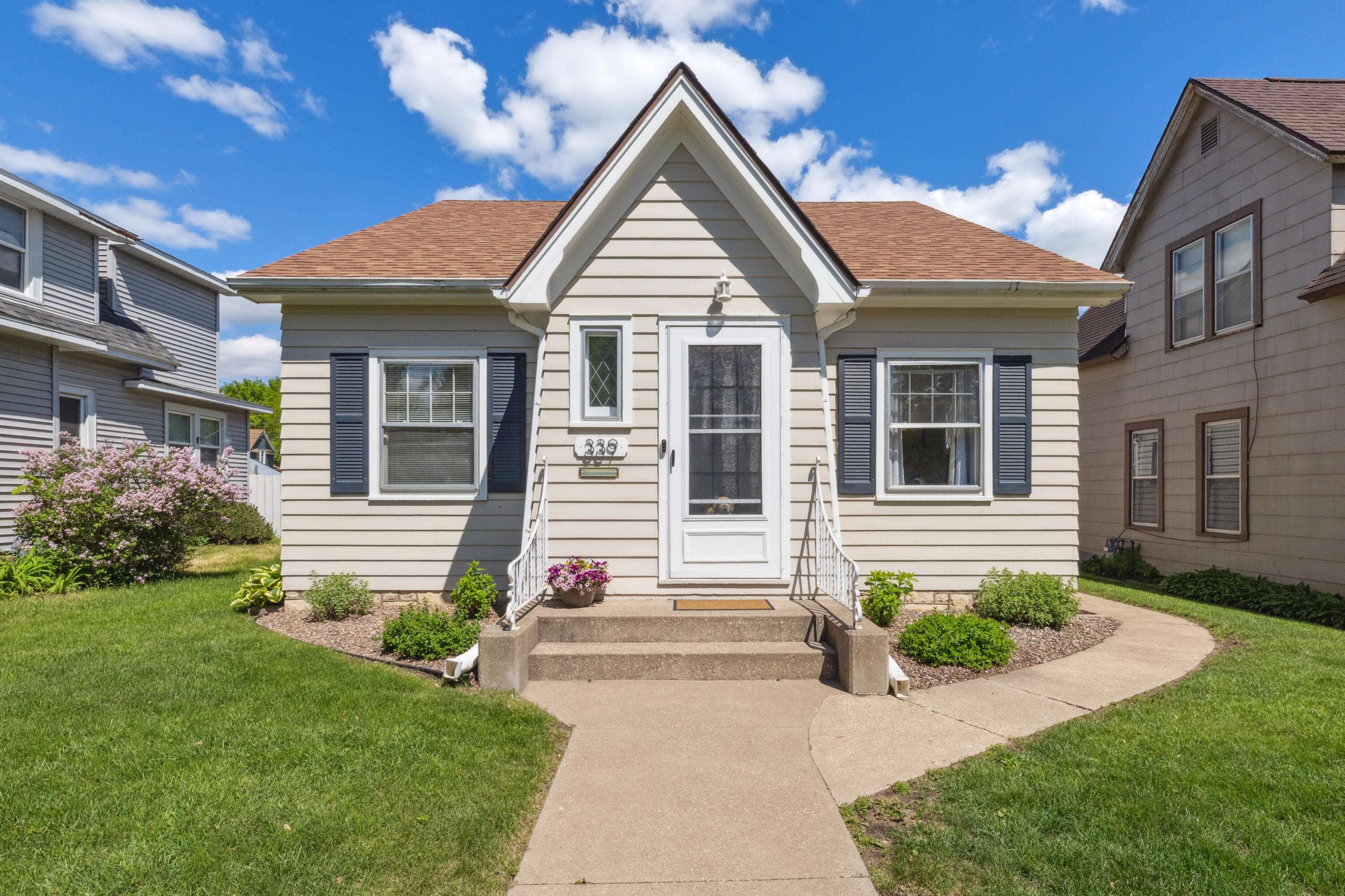 La Crosse, WI 54601,339 22ND St S
