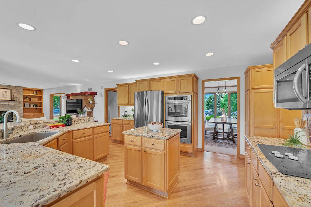 Mequon, WI 53092,11411 N Carriage Ct