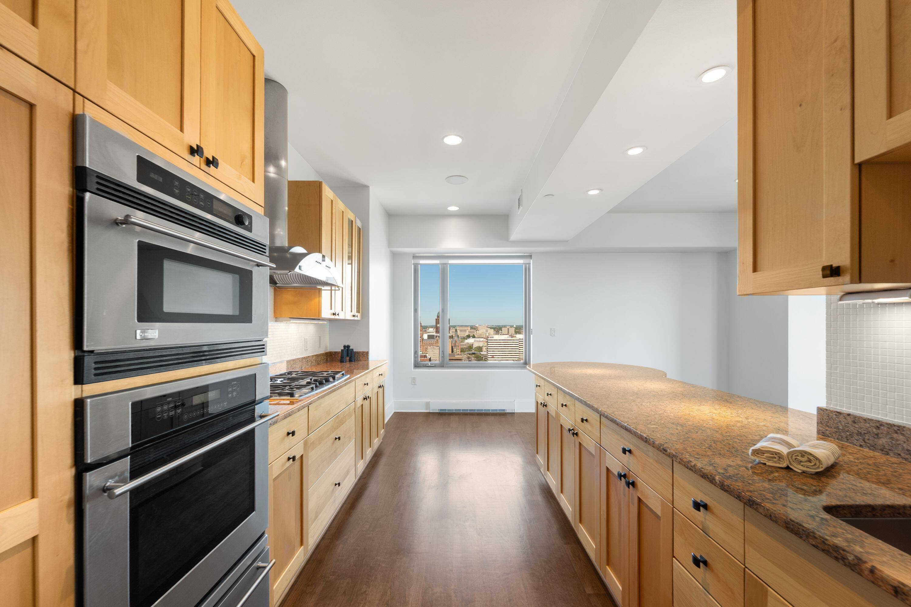 Milwaukee, WI 53202,923 E Kilbourn Ave Unit 1903