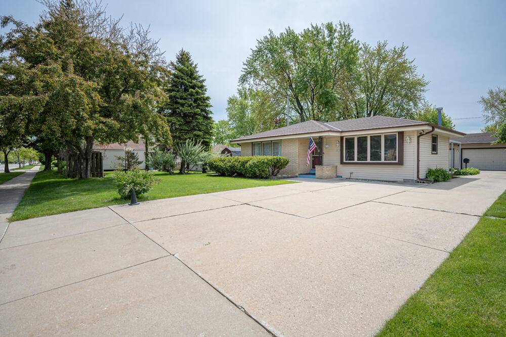 Greenfield, WI 53220,4919 W Cold Spring Rd Unit 53220