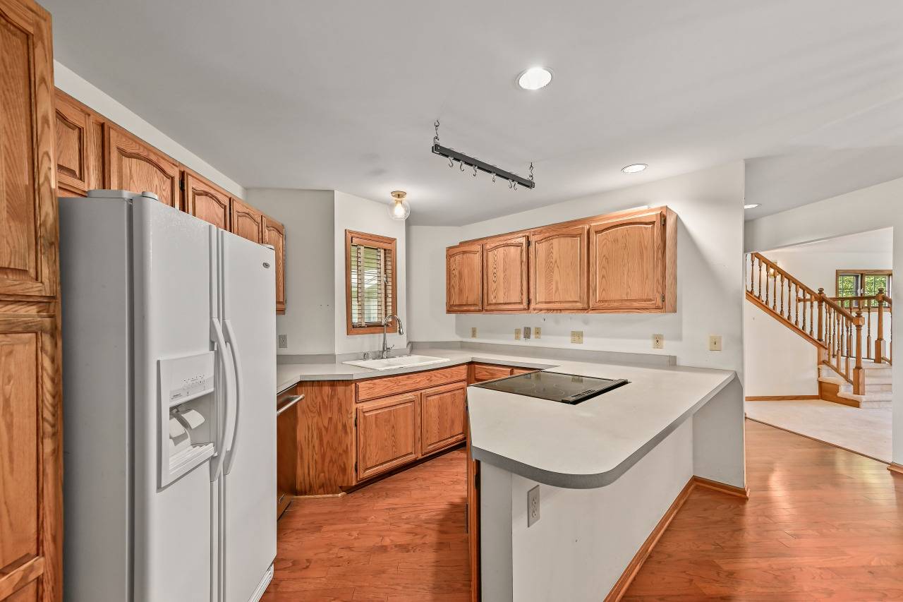 Mequon, WI 53092,10702 N De La Warr Cir