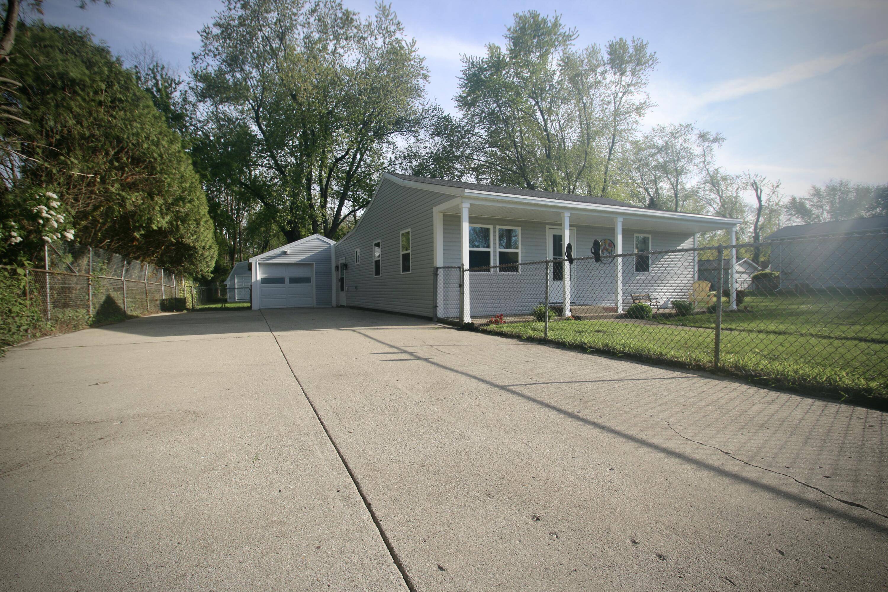 Pleasant Prairie, WI 53158,819 114th St