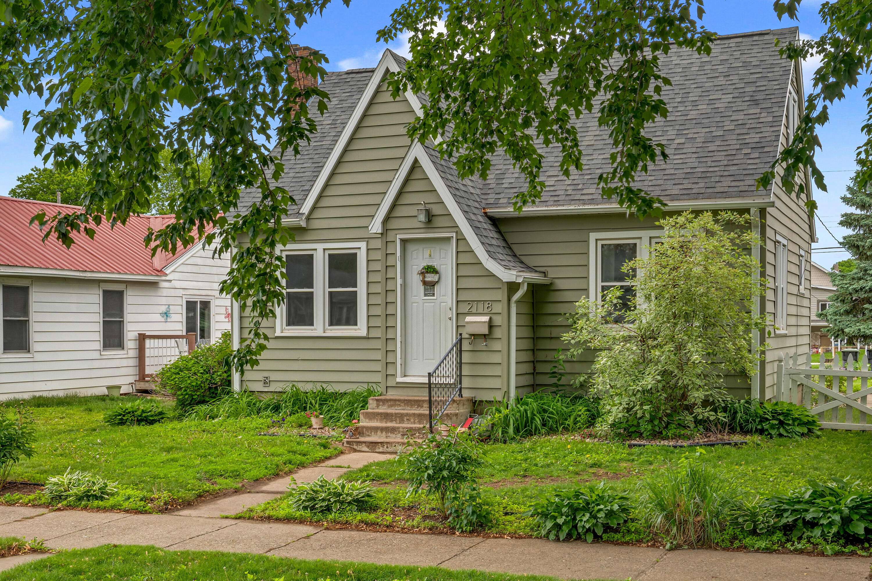 La Crosse, WI 54603,2118 Charles St