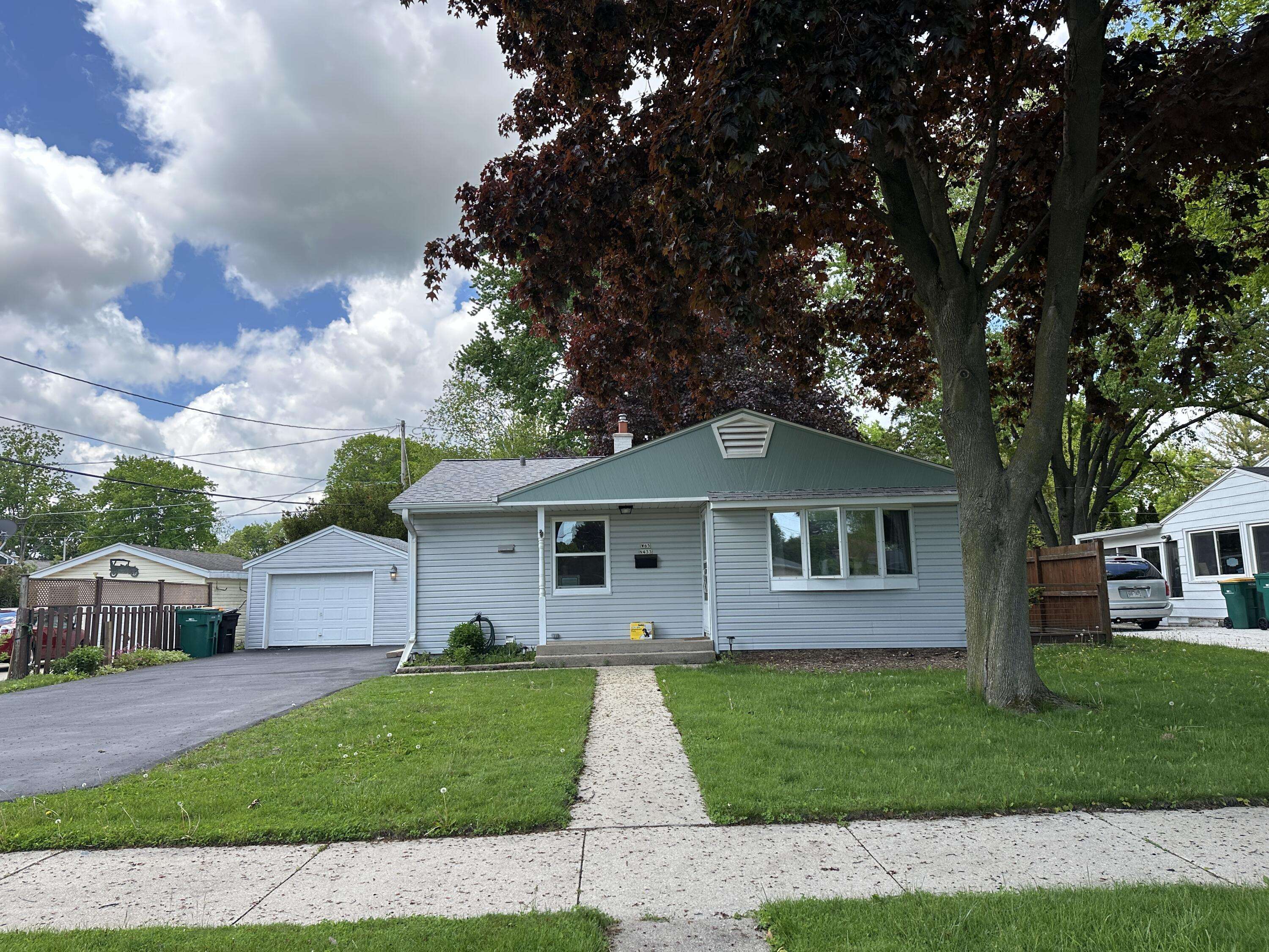 Cedarburg, WI 53012,W65N433 Westlawn Ave