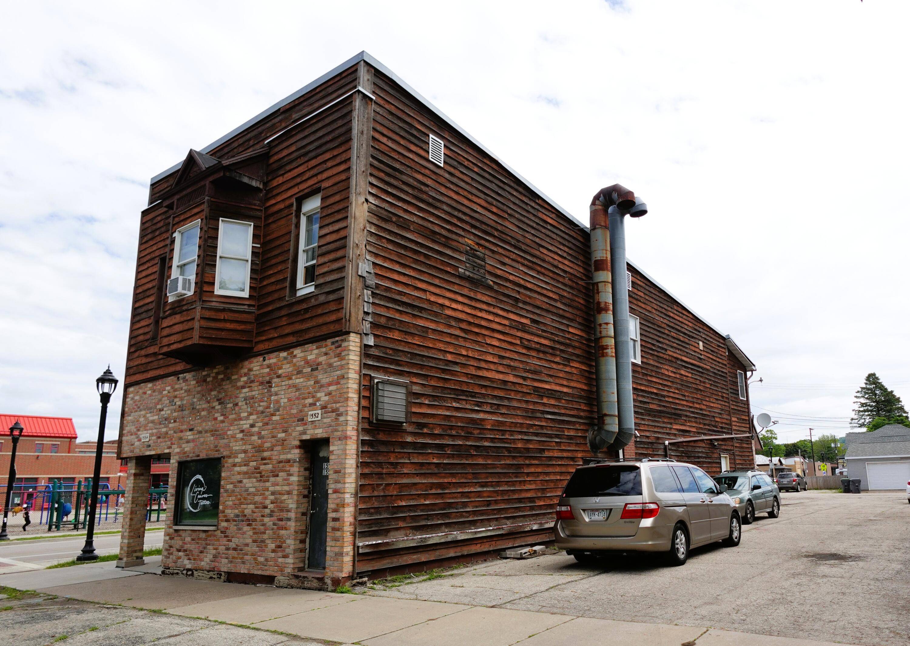 La Crosse, WI 54603,1552 Charles St