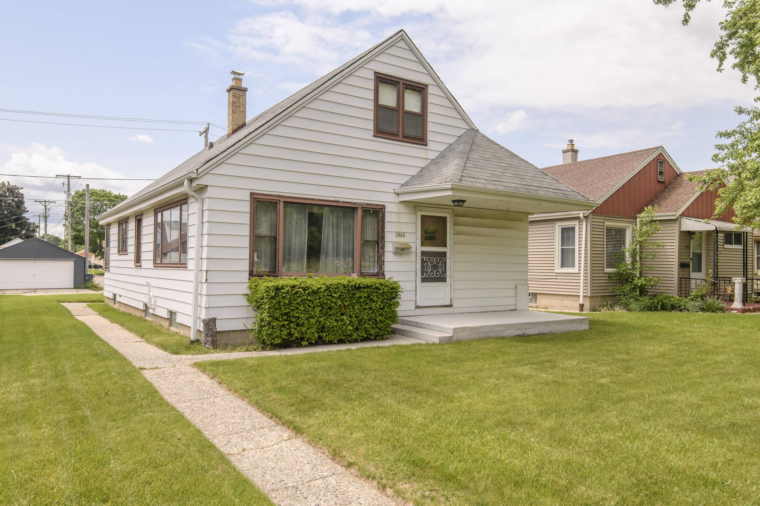 Milwaukee, WI 53221,3861 S 13th St