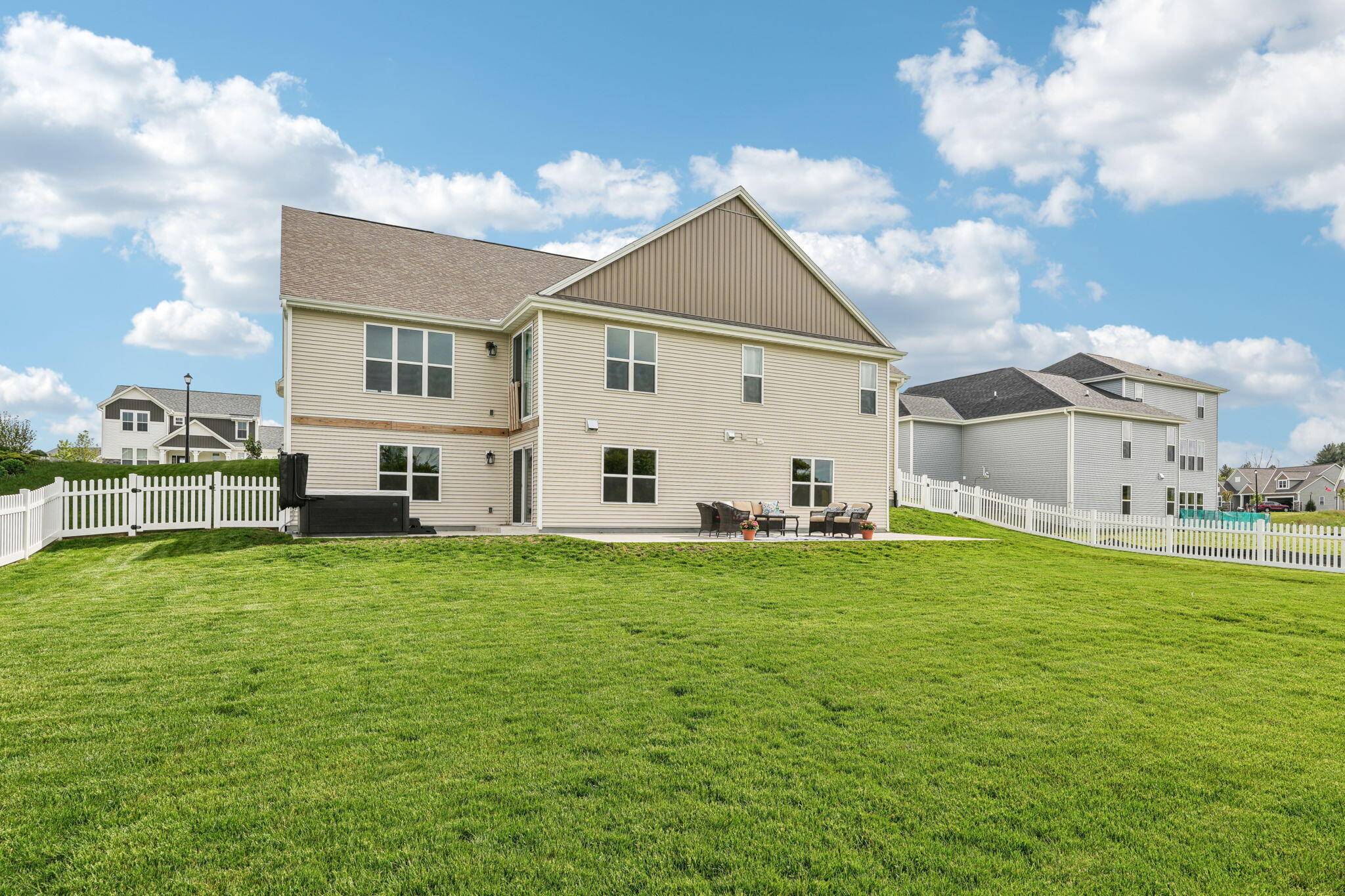 Oconomowoc, WI 53066,1660 Mamerow Ln W