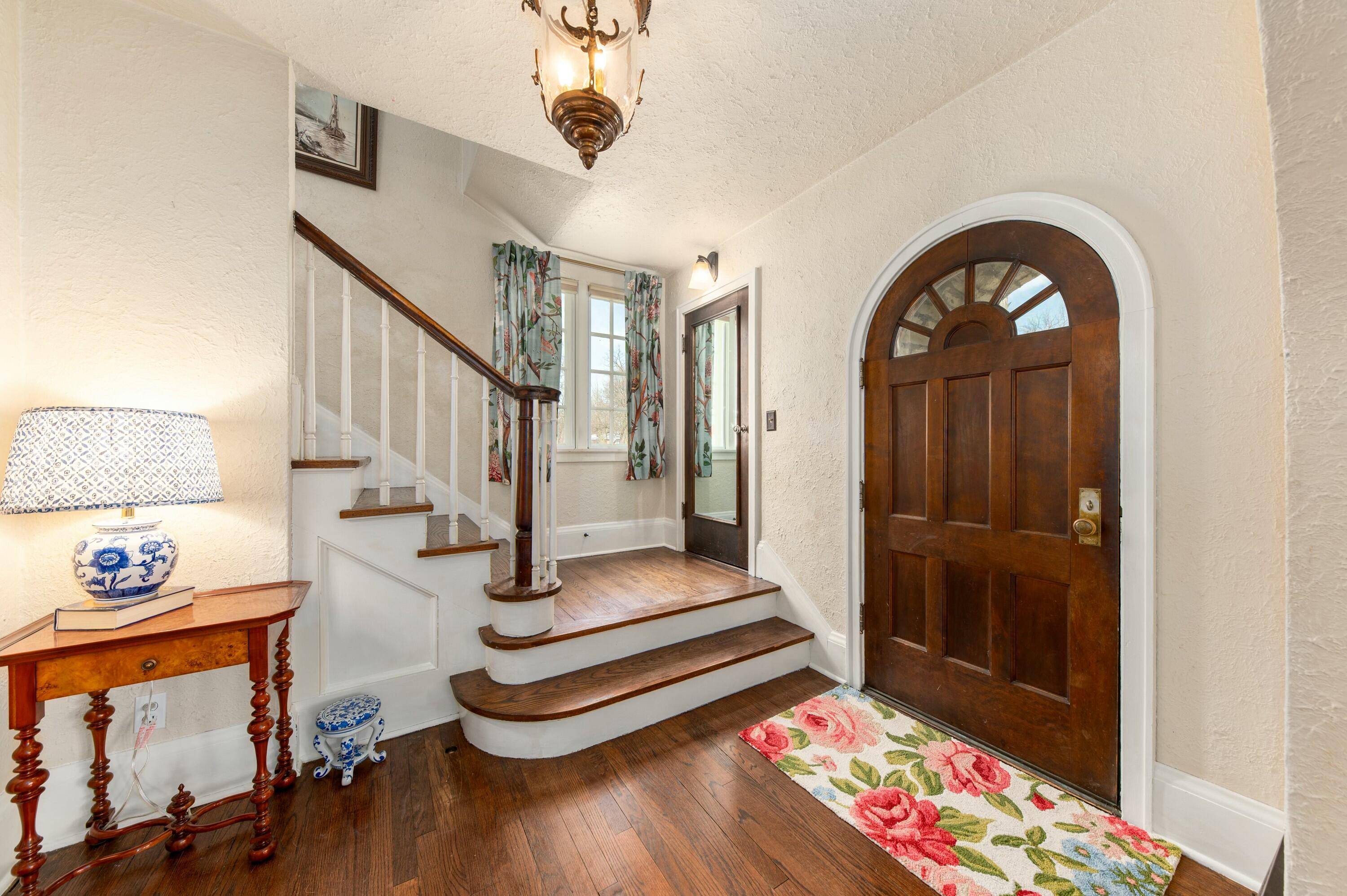 Wauwatosa, WI 53213,529 N 68th St